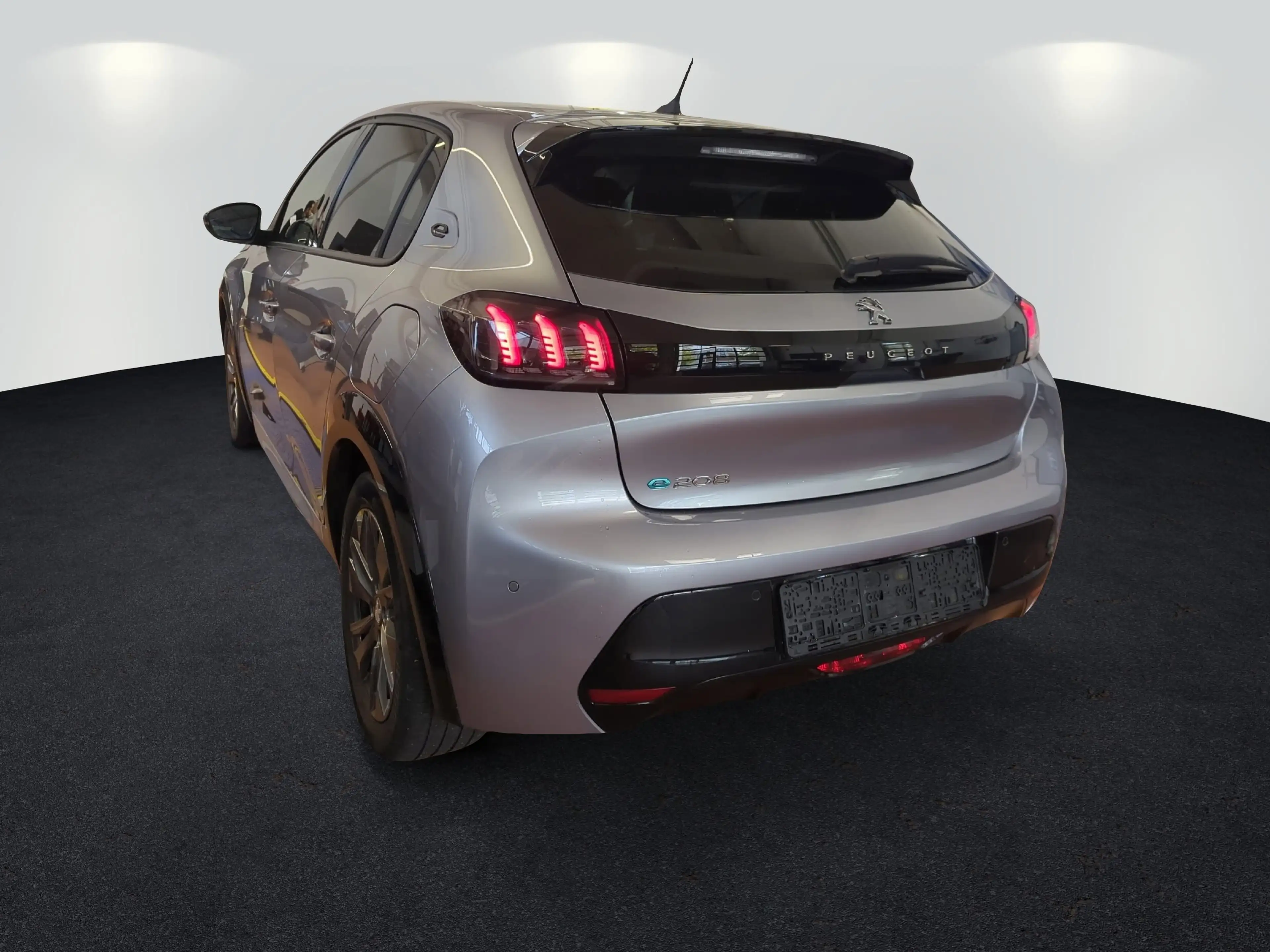 Peugeot e-208 Elektro 136 Allure Navi+SHZ+Kamera+ — photo 5