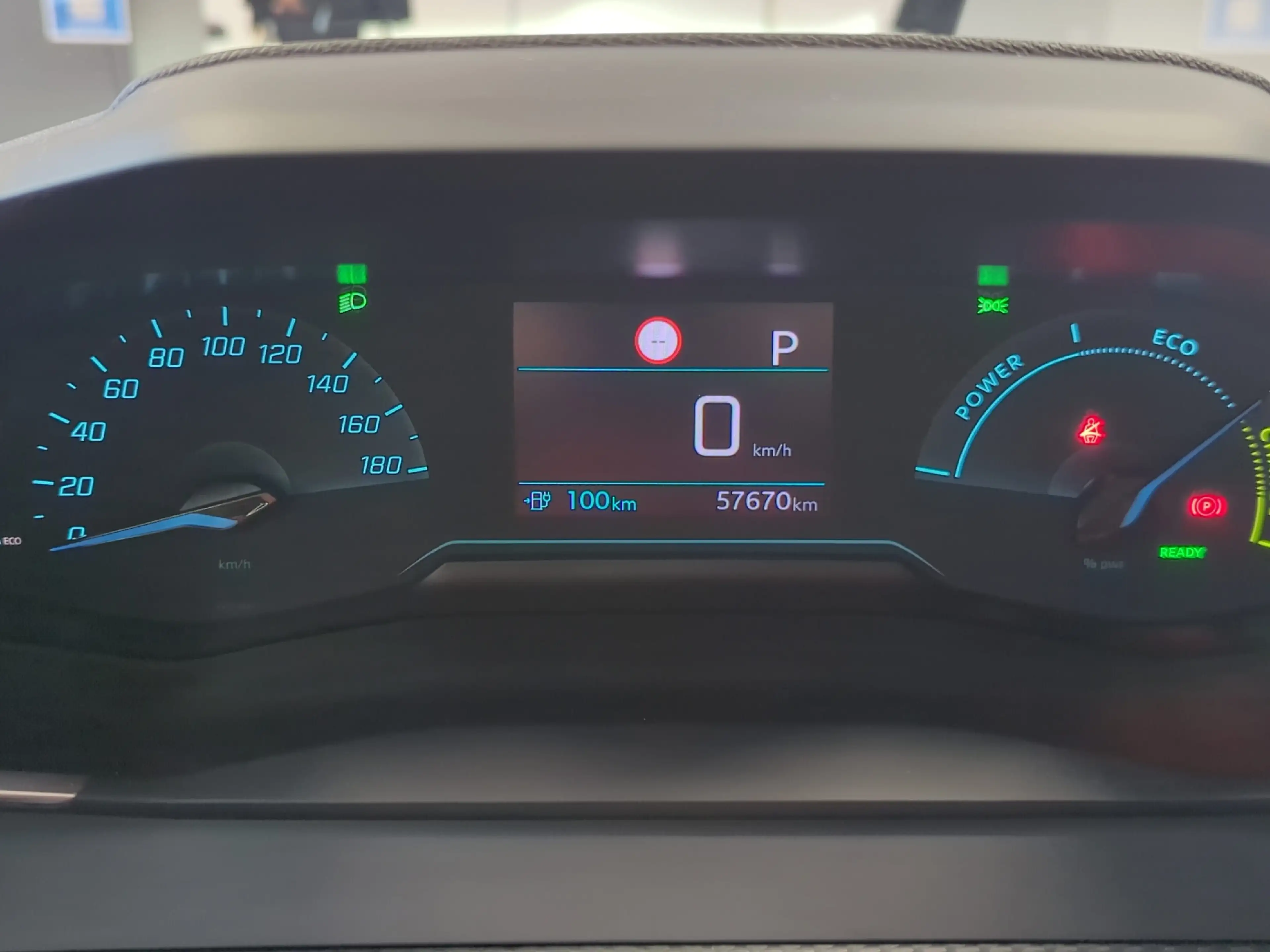 Peugeot e-208 Elektro 136 Allure Navi+SHZ+Kamera+ — photo 10
