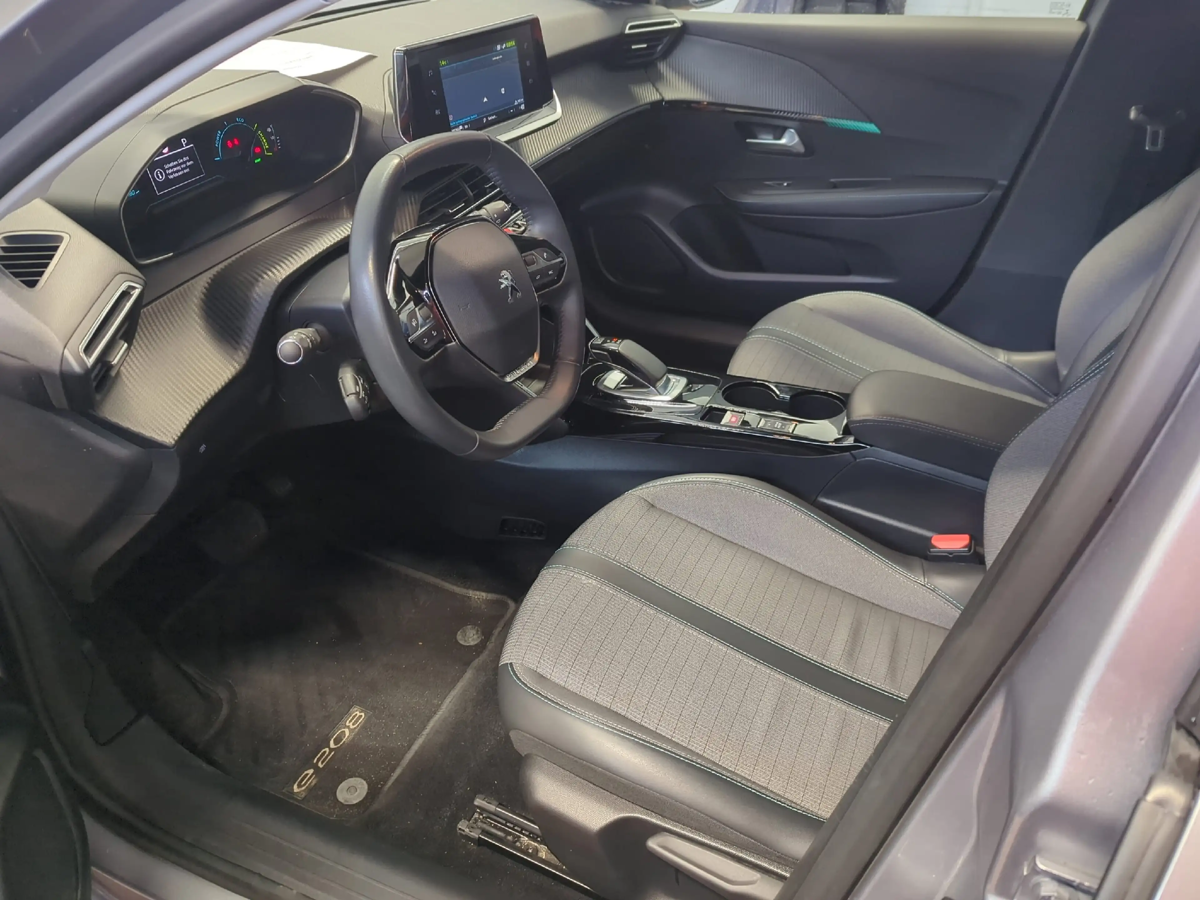 Peugeot e-208 Elektro 136 Allure Navi+SHZ+Kamera+ — photo 7