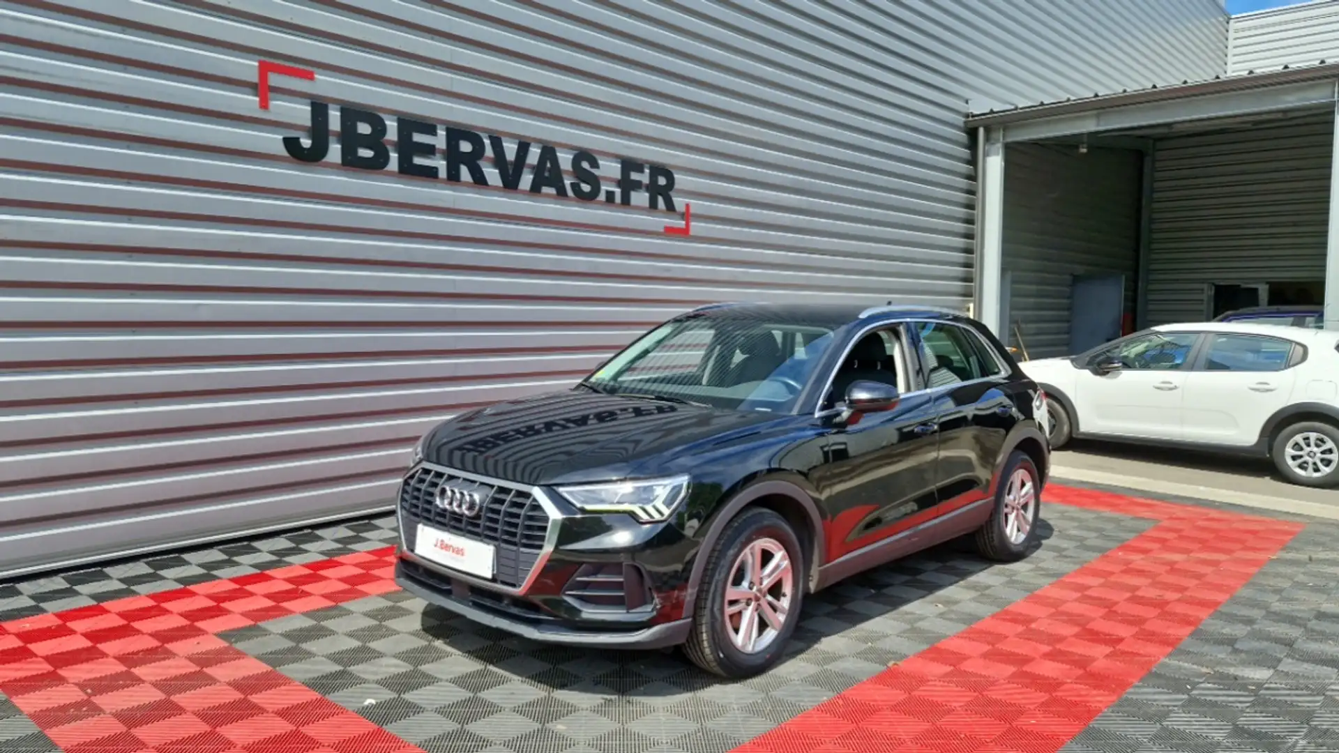 Audi Q3 2.0 35 TDI 150 S tronic BUSINESS LINE Noir - 1