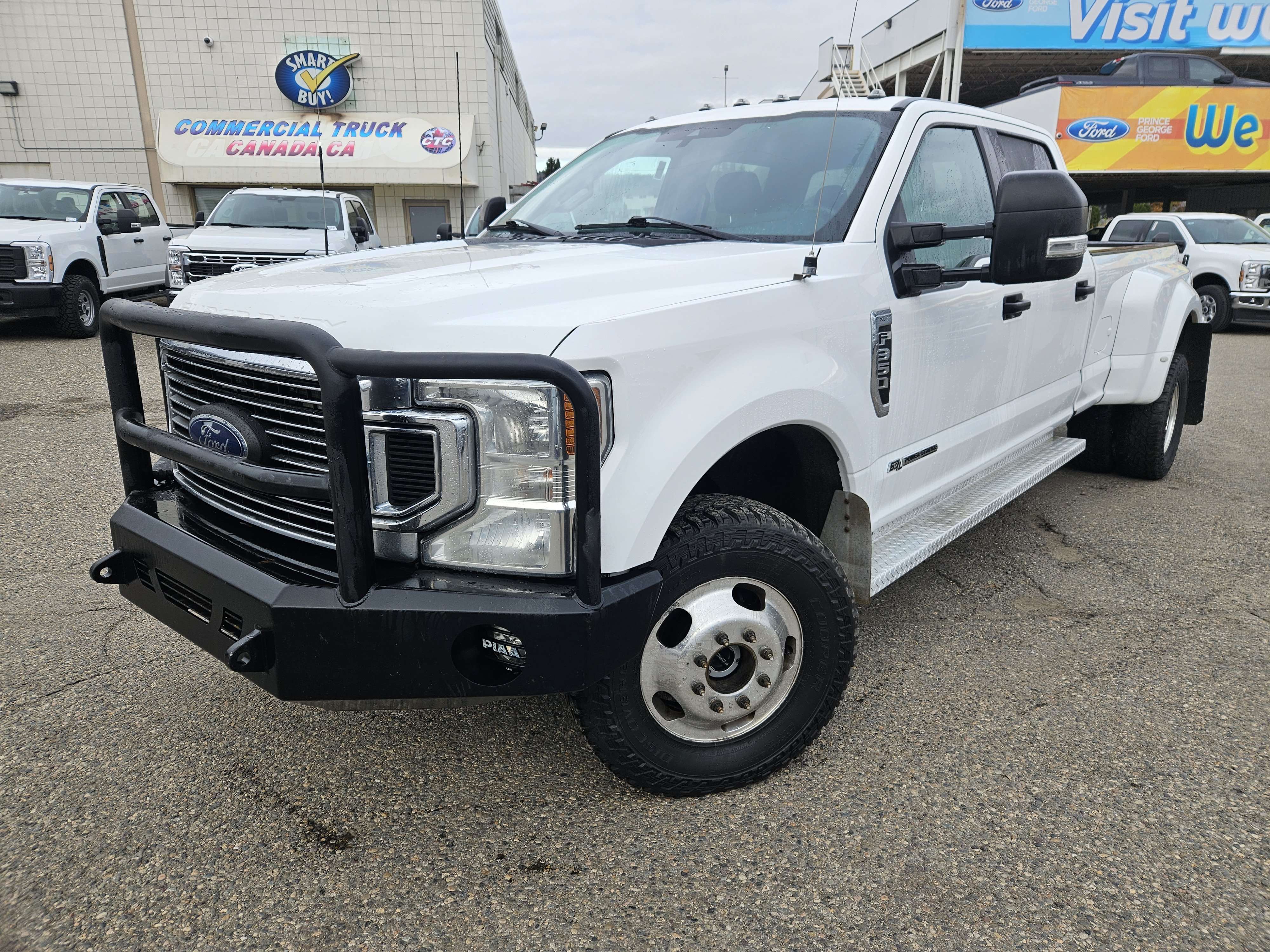  2022 Ford F-350 Super Duty XLT Crew Cab LB DRW 4WD   