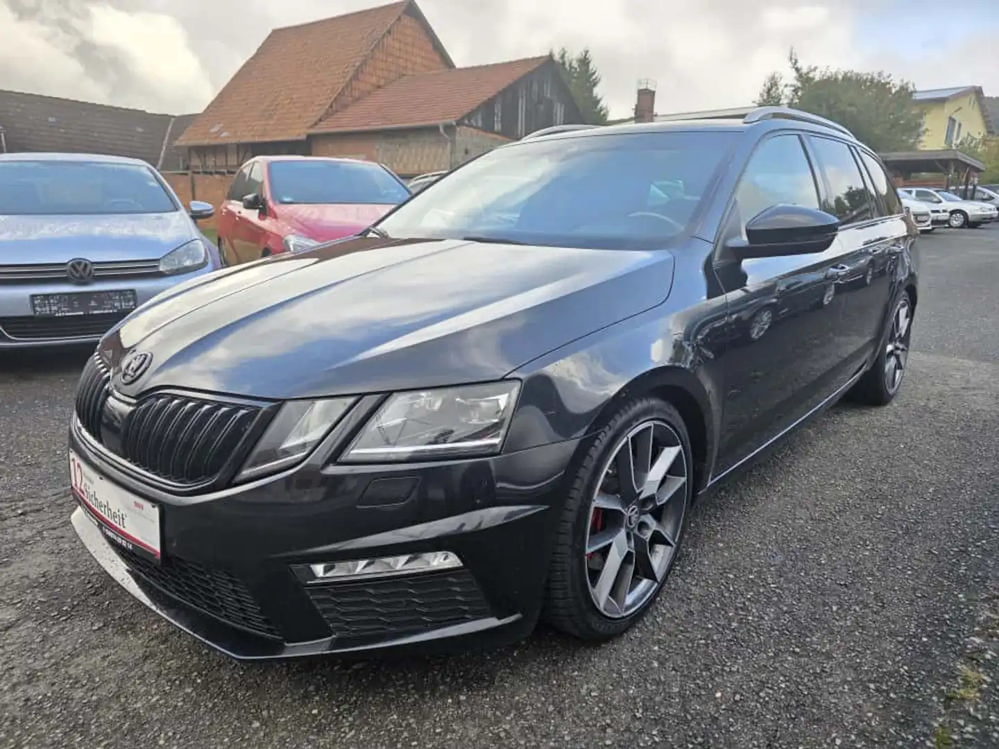 Skoda Octavia Combi RS Automatik Xenon R-Kamera NAVI Noir - 1