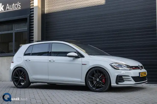 Volkswagen Golf GTI 2.0 TSI Performance | PANO | ALCANTARA | VIRTUAL |