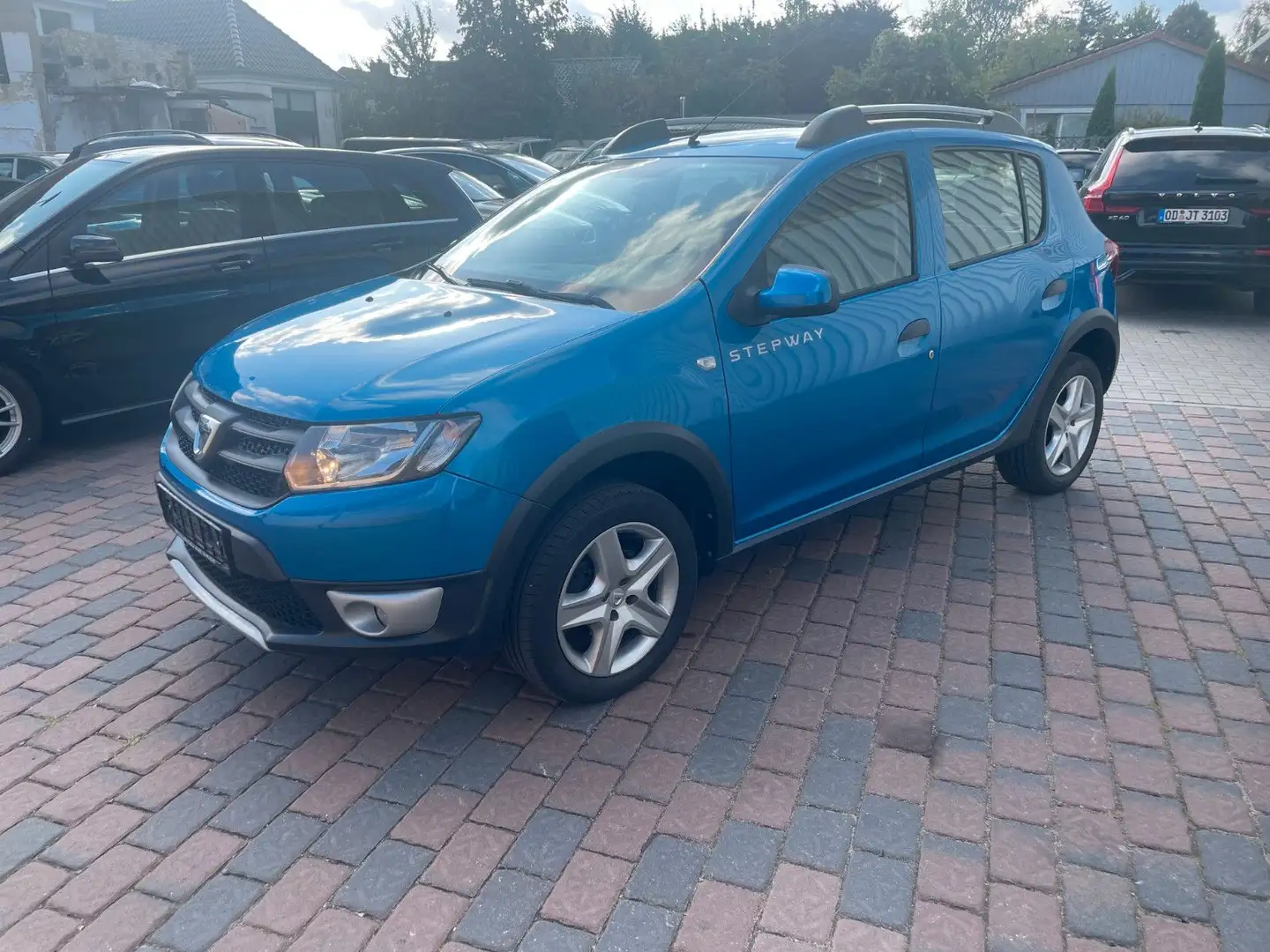 Dacia Sandero II Stepway Ambiance Blau - 1