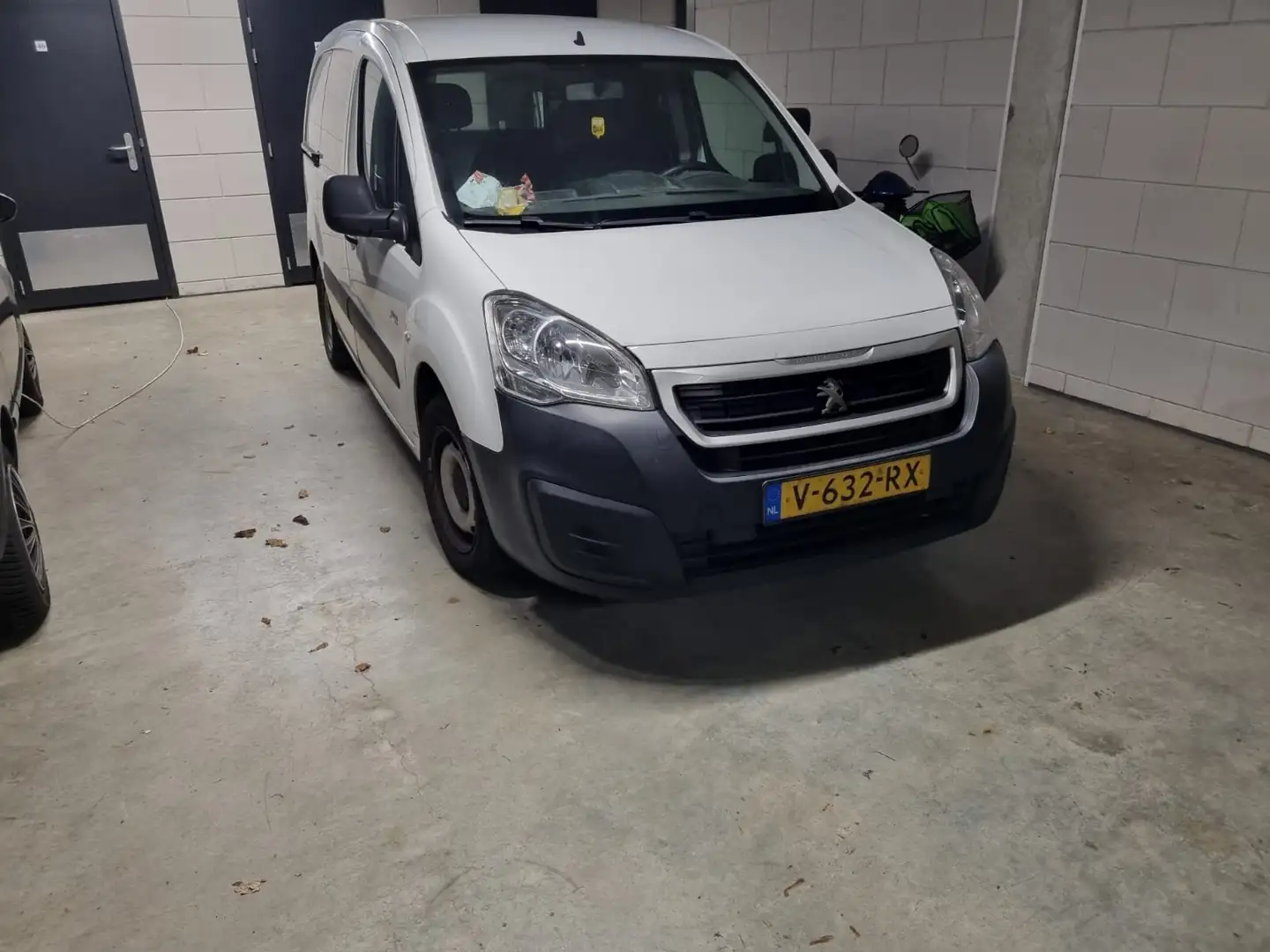 Peugeot Partner Partner 120 1.6 BlueHDiL1Pre Wit - 1