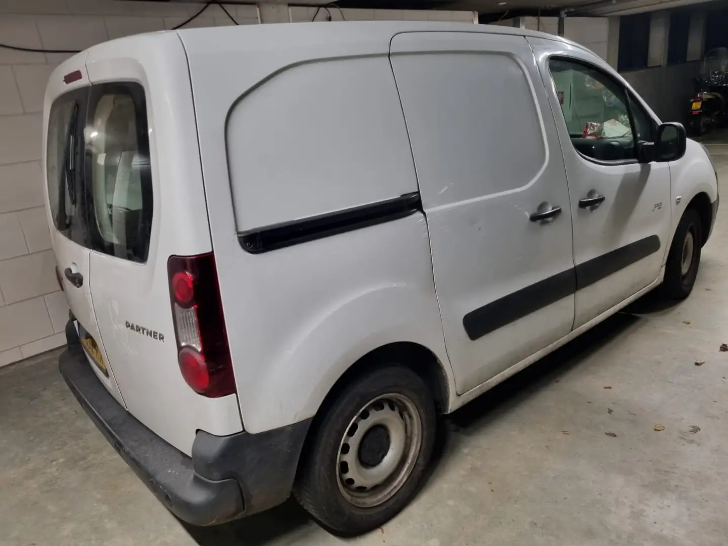 Peugeot Partner Partner 120 1.6 BlueHDiL1Pre Wit - 2