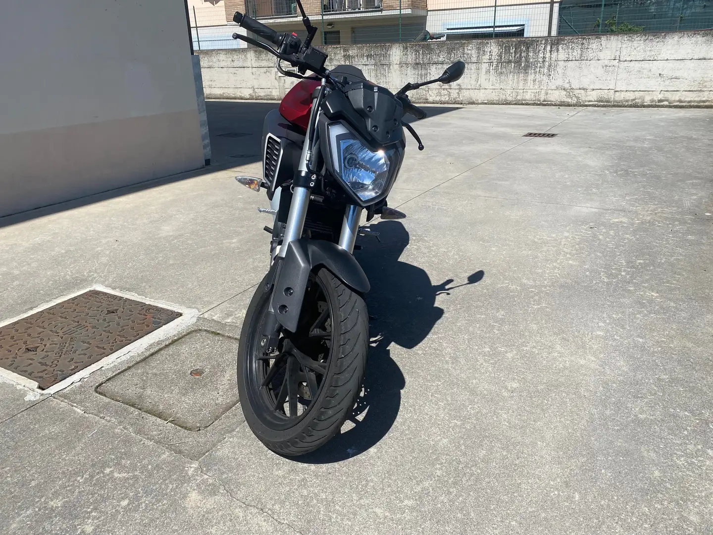 Yamaha MT-125 Rosso - 2