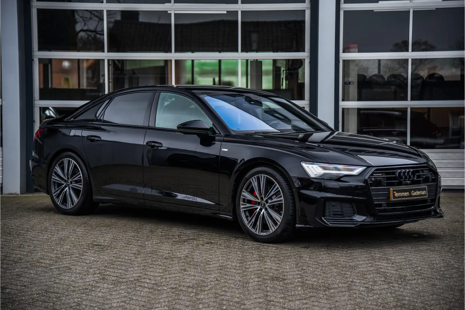 Audi A6 Limousine 55 TFSI e Quattro Competition Zwart - 1