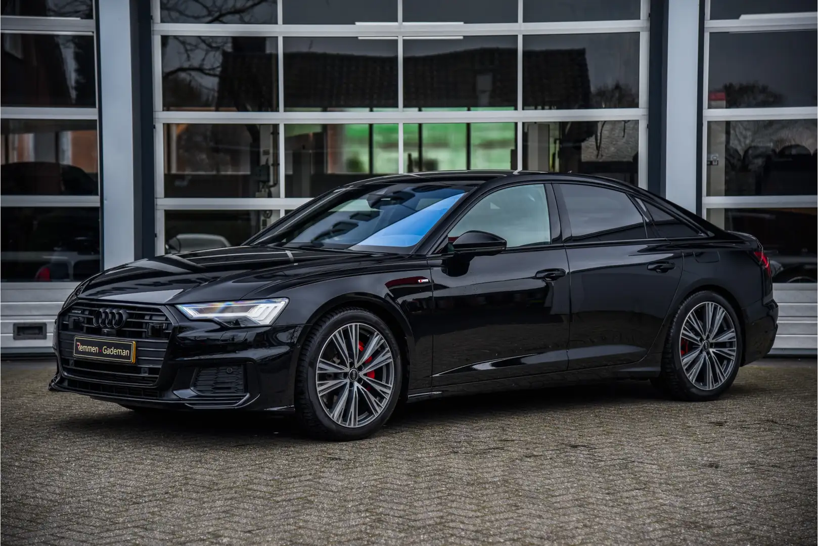 Audi A6 Limousine 55 TFSI e Quattro Competition Zwart - 2