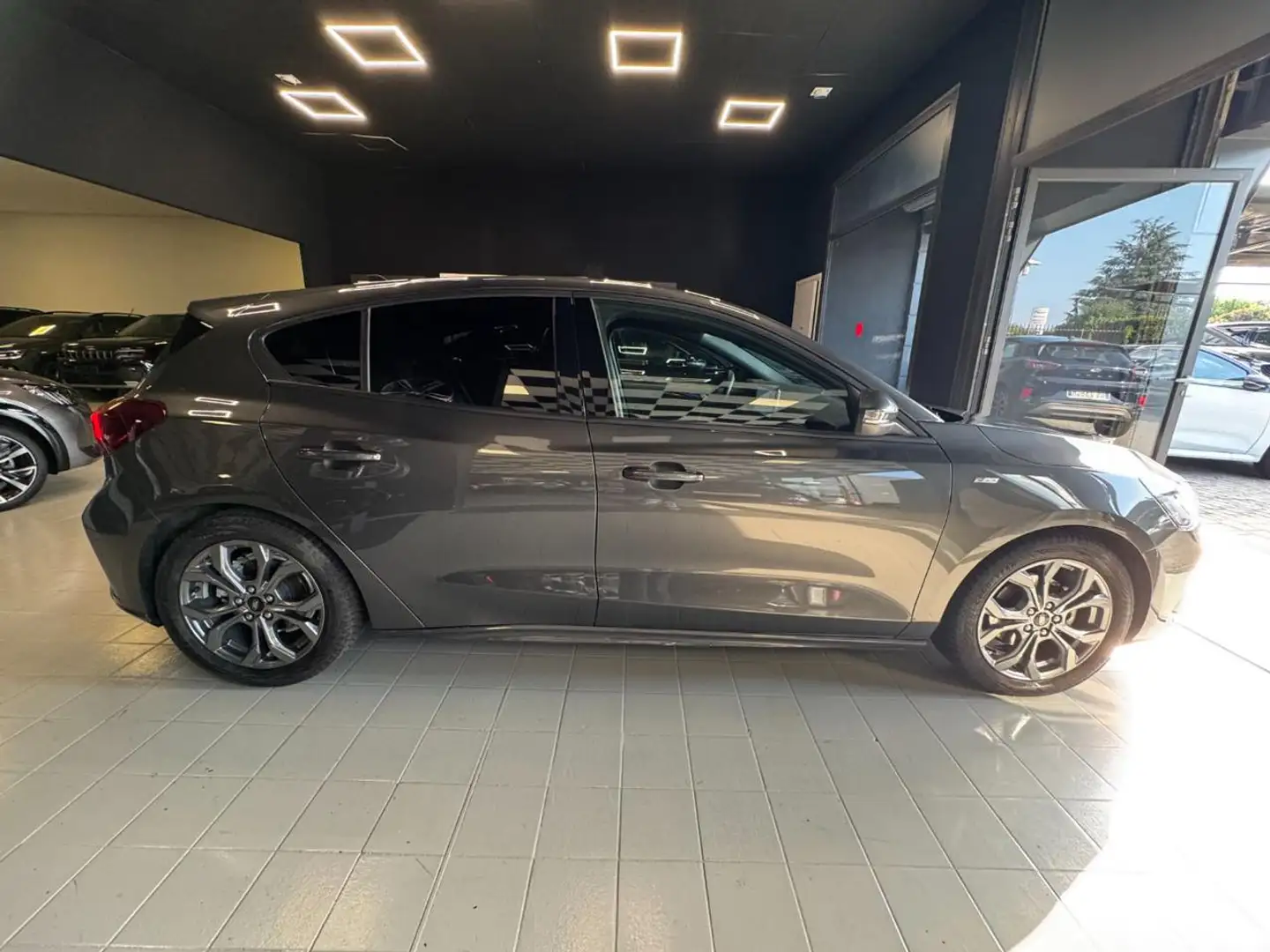 Ford Focus 1.0 EcoBoost Hybrid 125 CV 5p. ST-Line Grigio - 2
