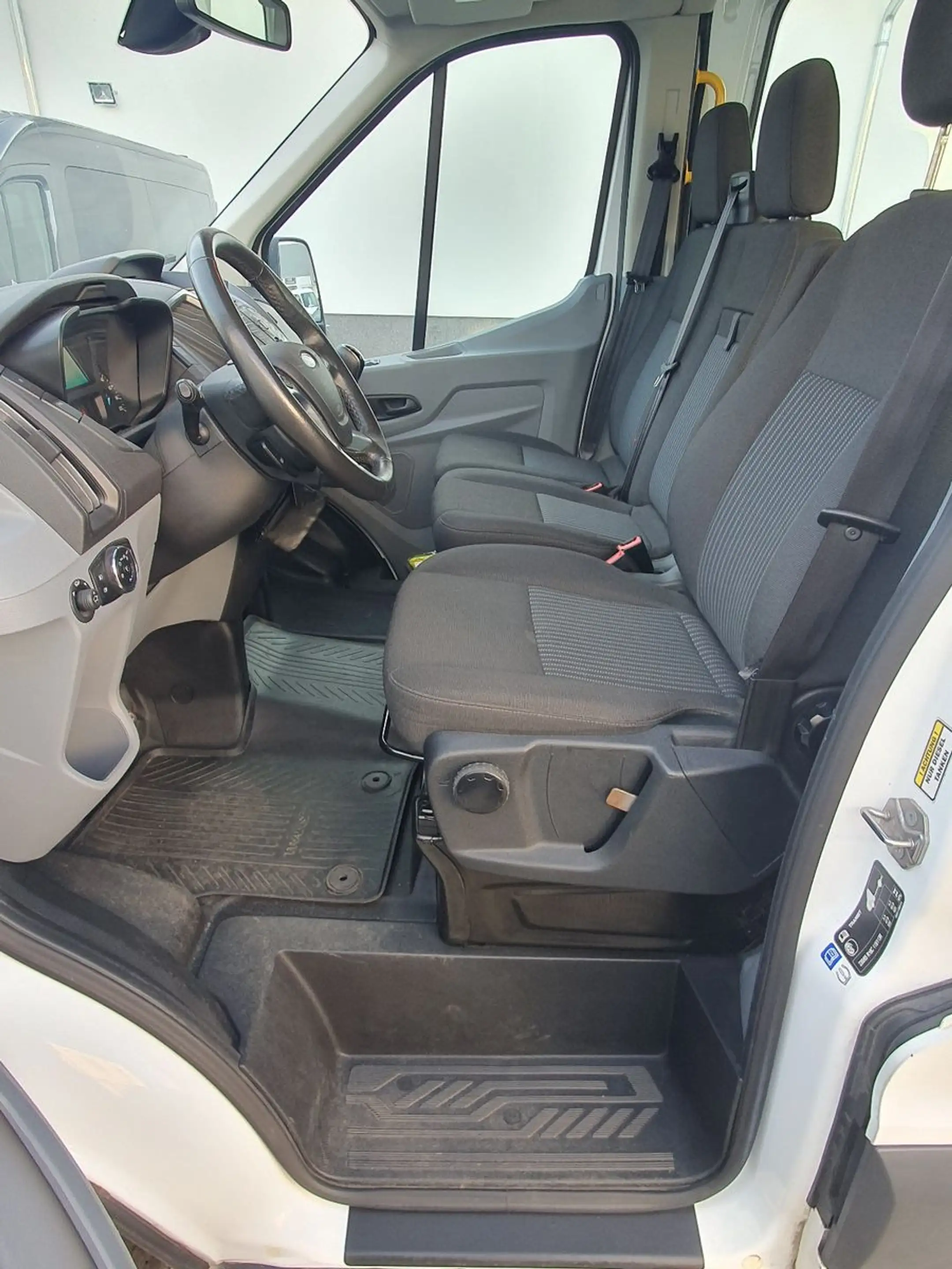 Ford Transit Kombi 350 L2 Trend H3 Ahkpl. Kamera — photo 12