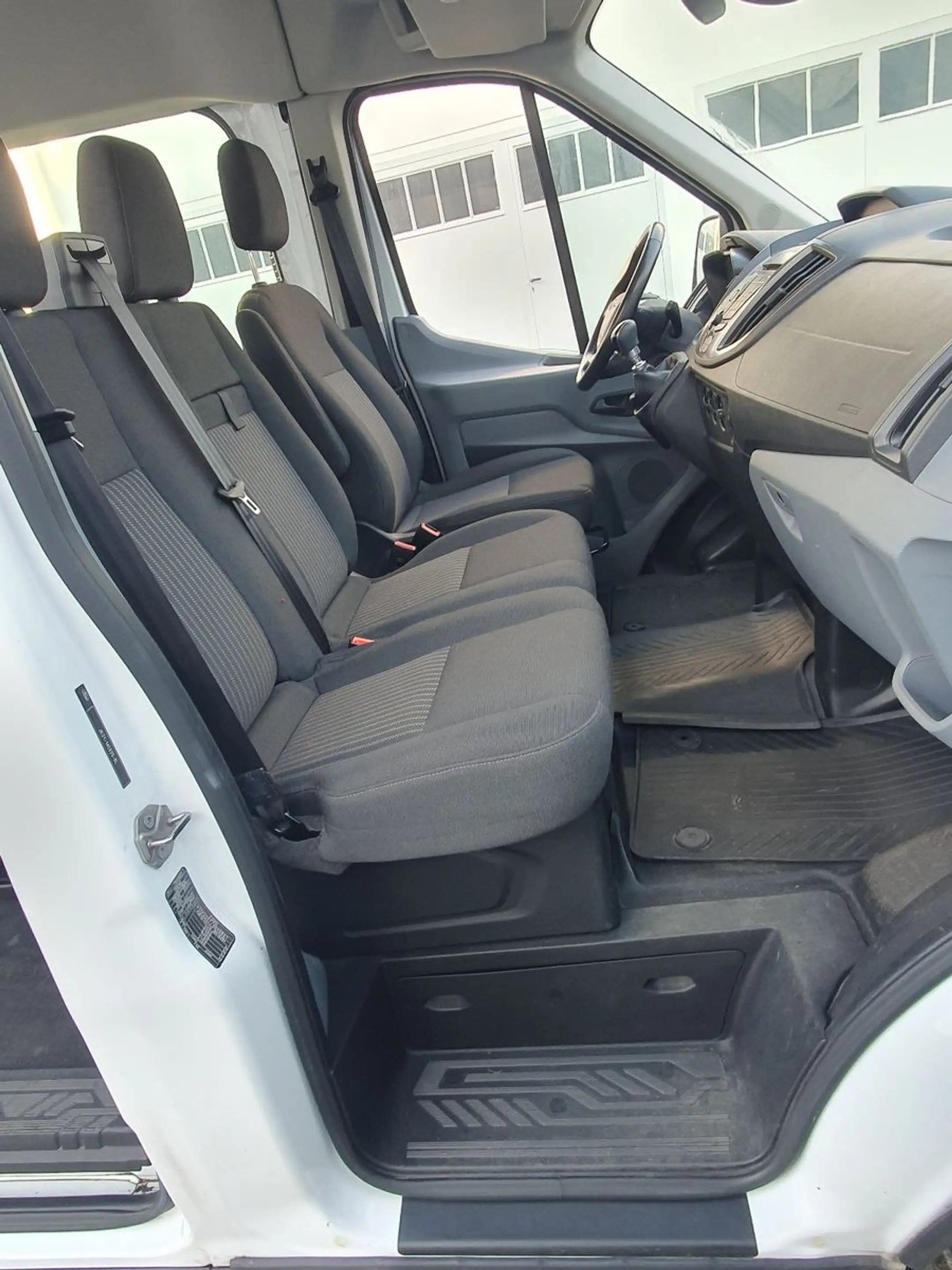 Ford Transit Kombi 350 L2 Trend H3 Ahkpl. Kamera — photo 16