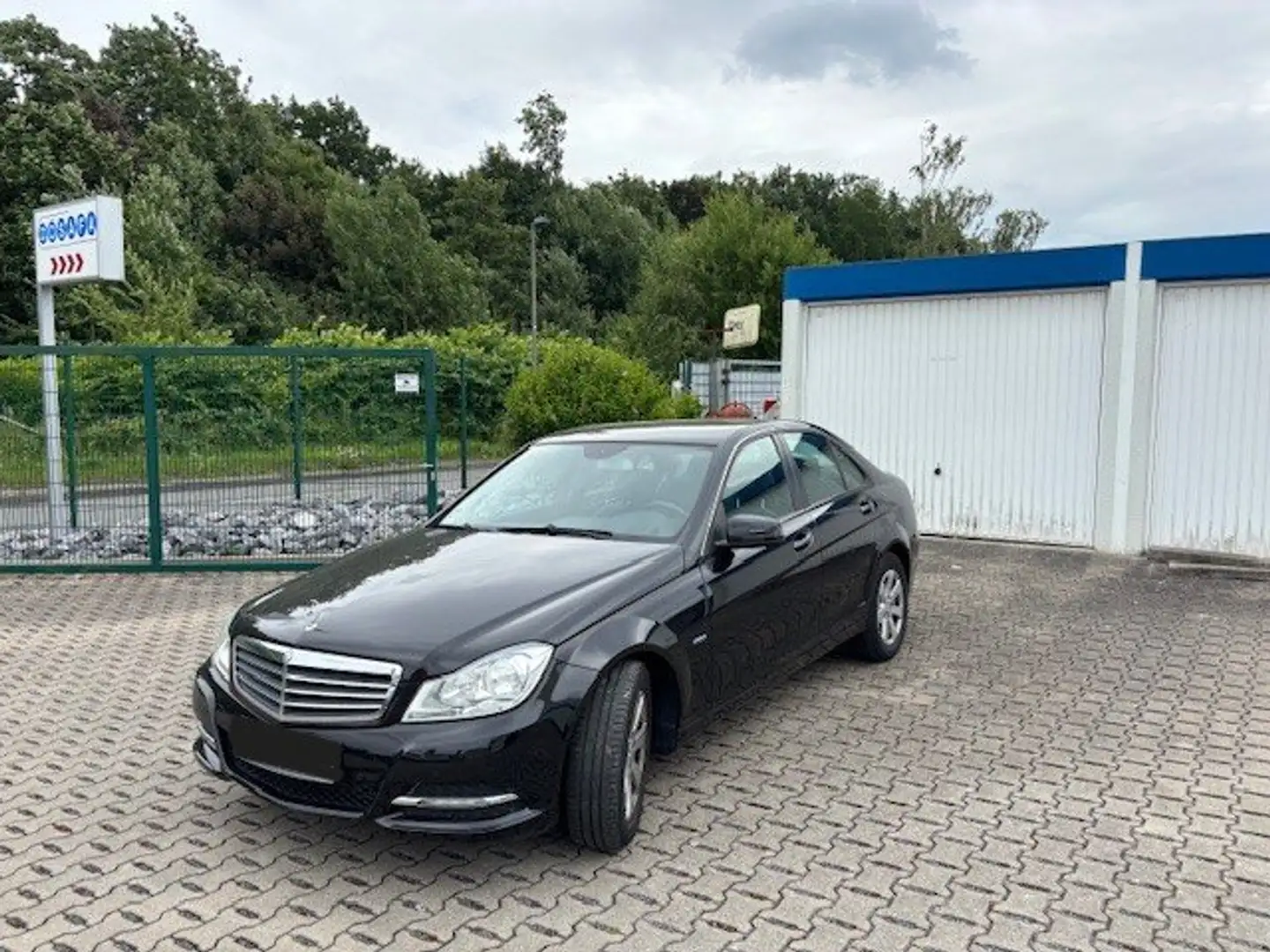 Mercedes-Benz C 180 C-Klasse BlueEFFICIENCY Schwarz - 1