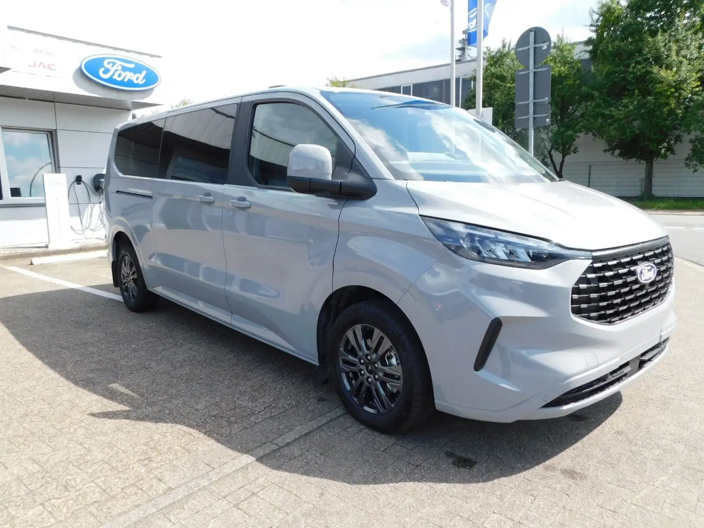 Ford Tourneo Custom 2.0 L2 Autom. Titanium Allrad AHK Gri - 1