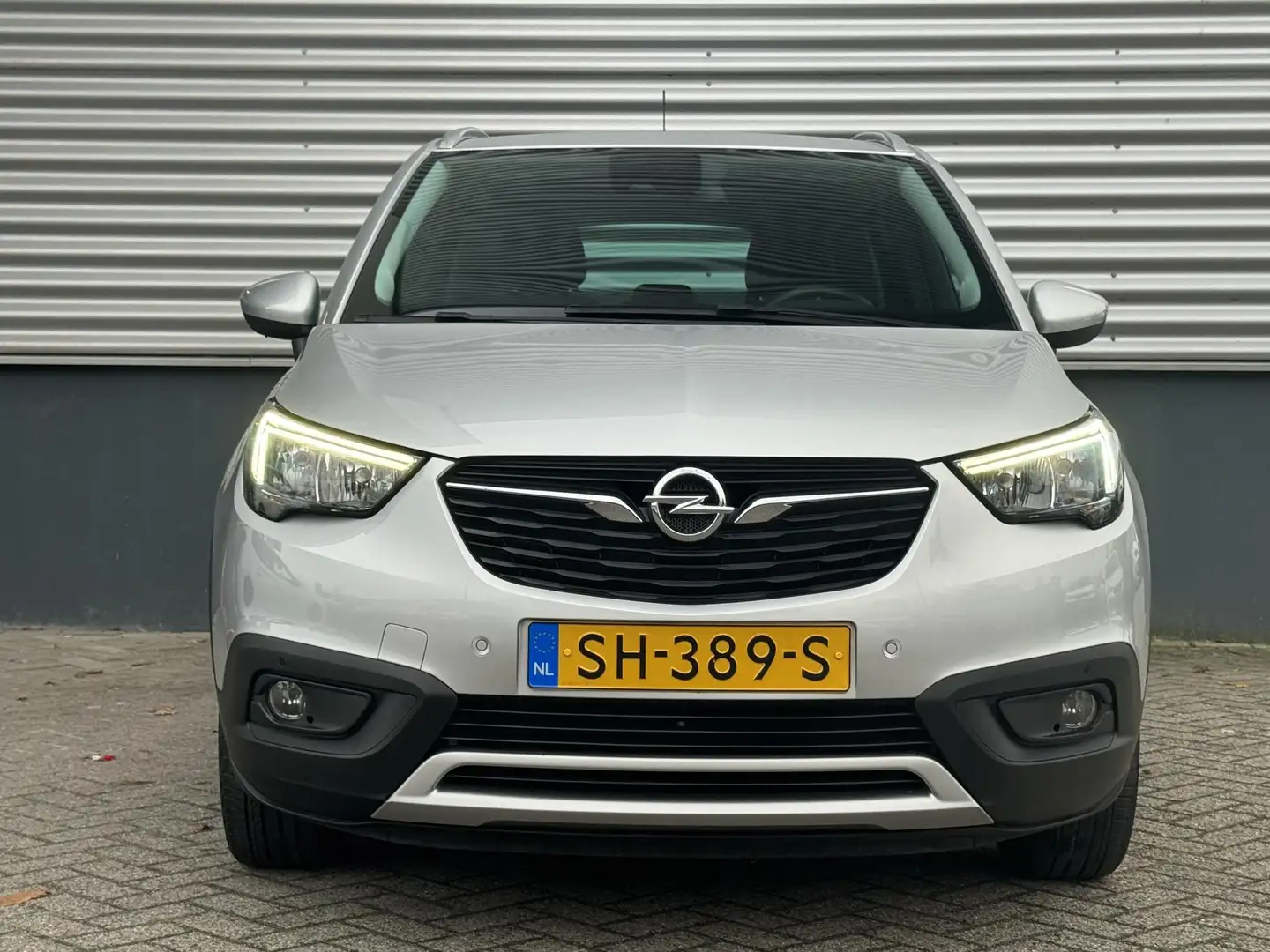 Opel Crossland X 1.2 Turbo Innovation | AGR-STOELEN | 180° CAMERA | Grijs - 2