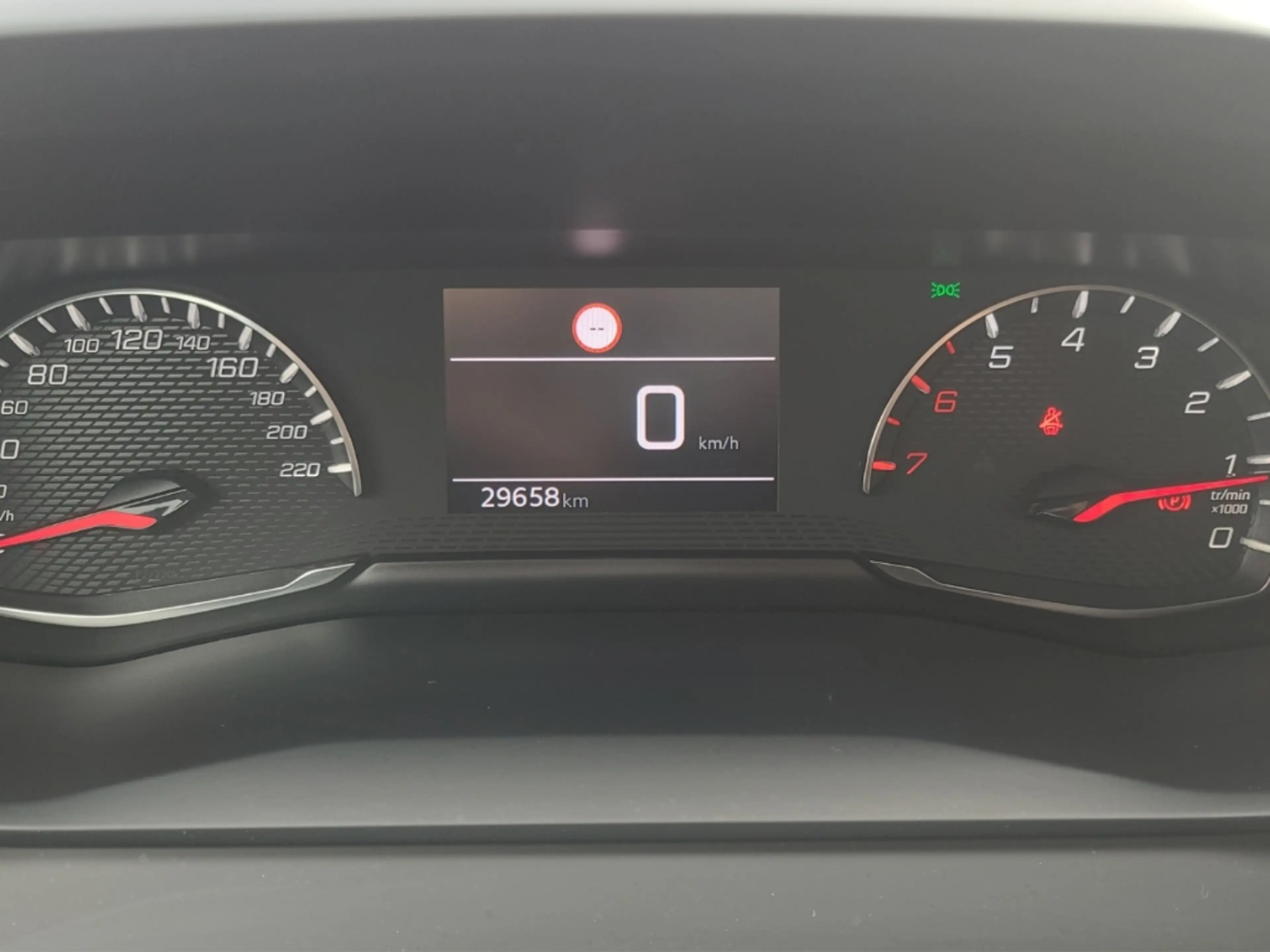 Peugeot 208 Active PT 100 DAB+ Sitzhz. — photo 15