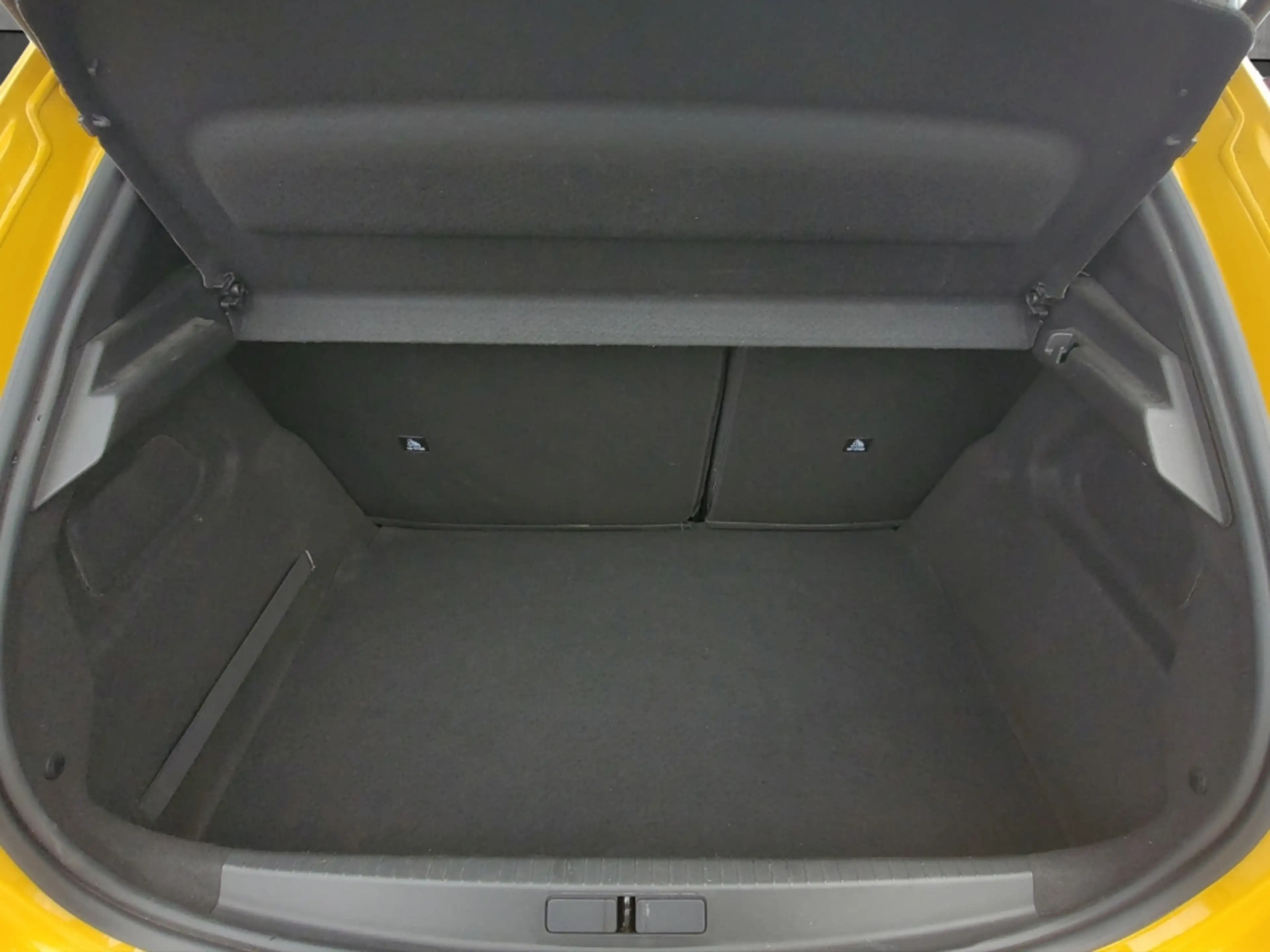 Peugeot 208 Active PT 100 DAB+ Sitzhz. — photo 7