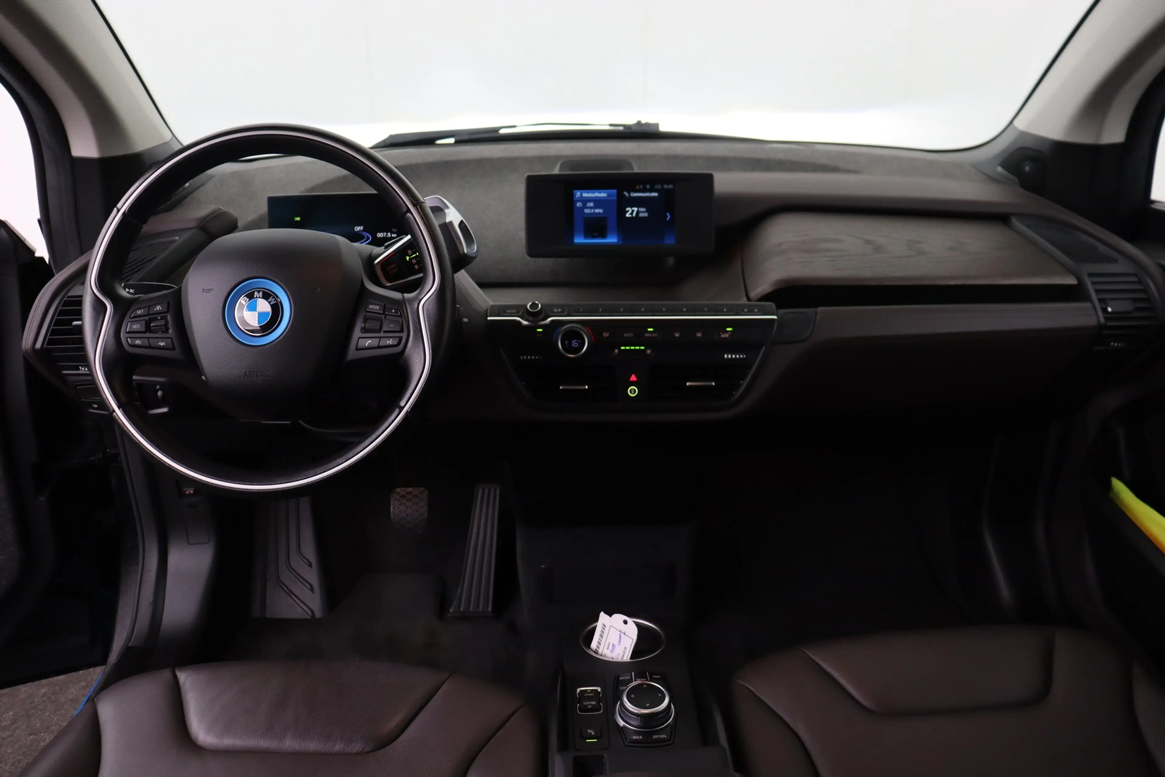 BMW i3 RANGE EXTENDER  120 Ah + GPS + CAMERA + PDC + CRUI — photo 11