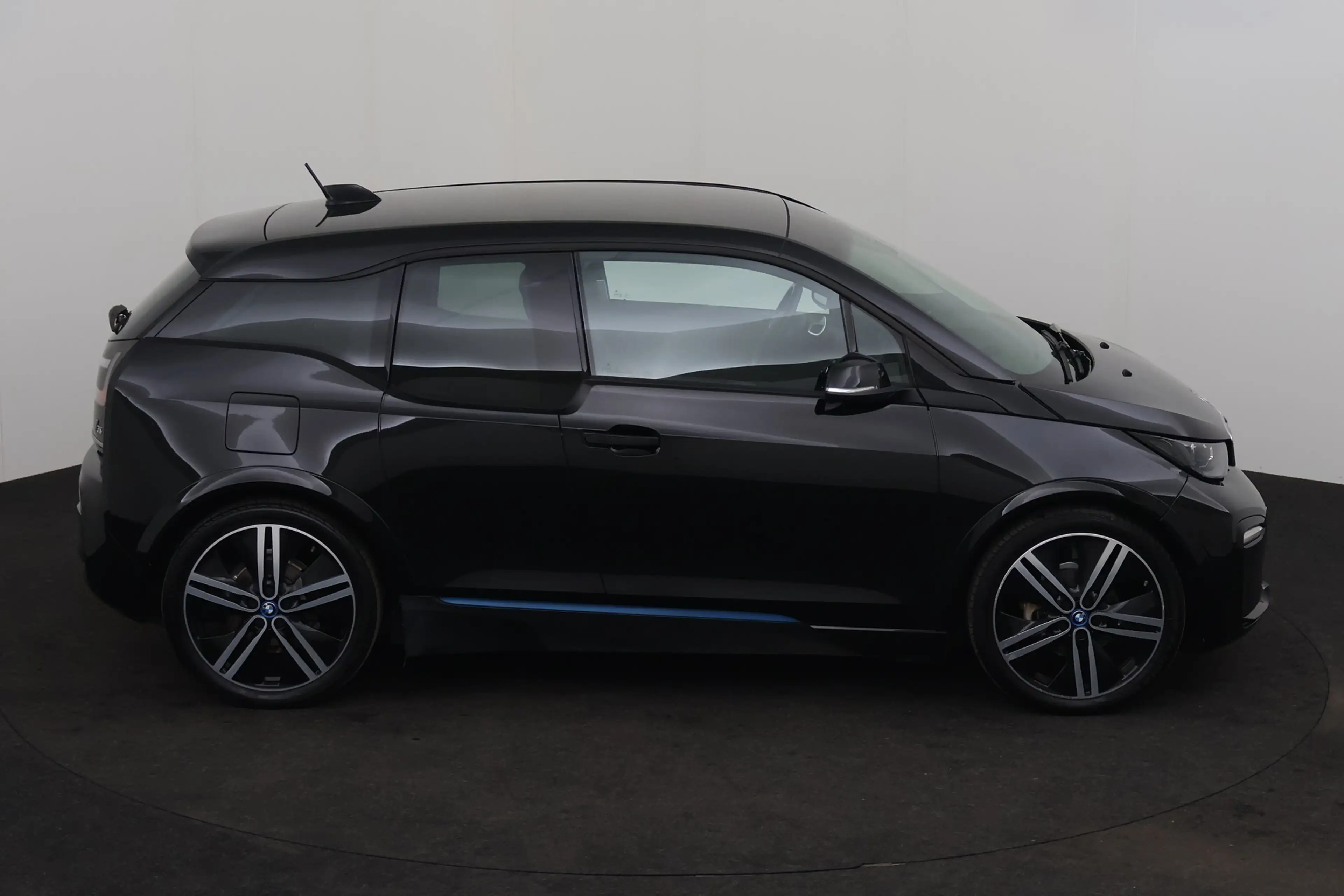 BMW i3 RANGE EXTENDER  120 Ah + GPS + CAMERA + PDC + CRUI — photo 7