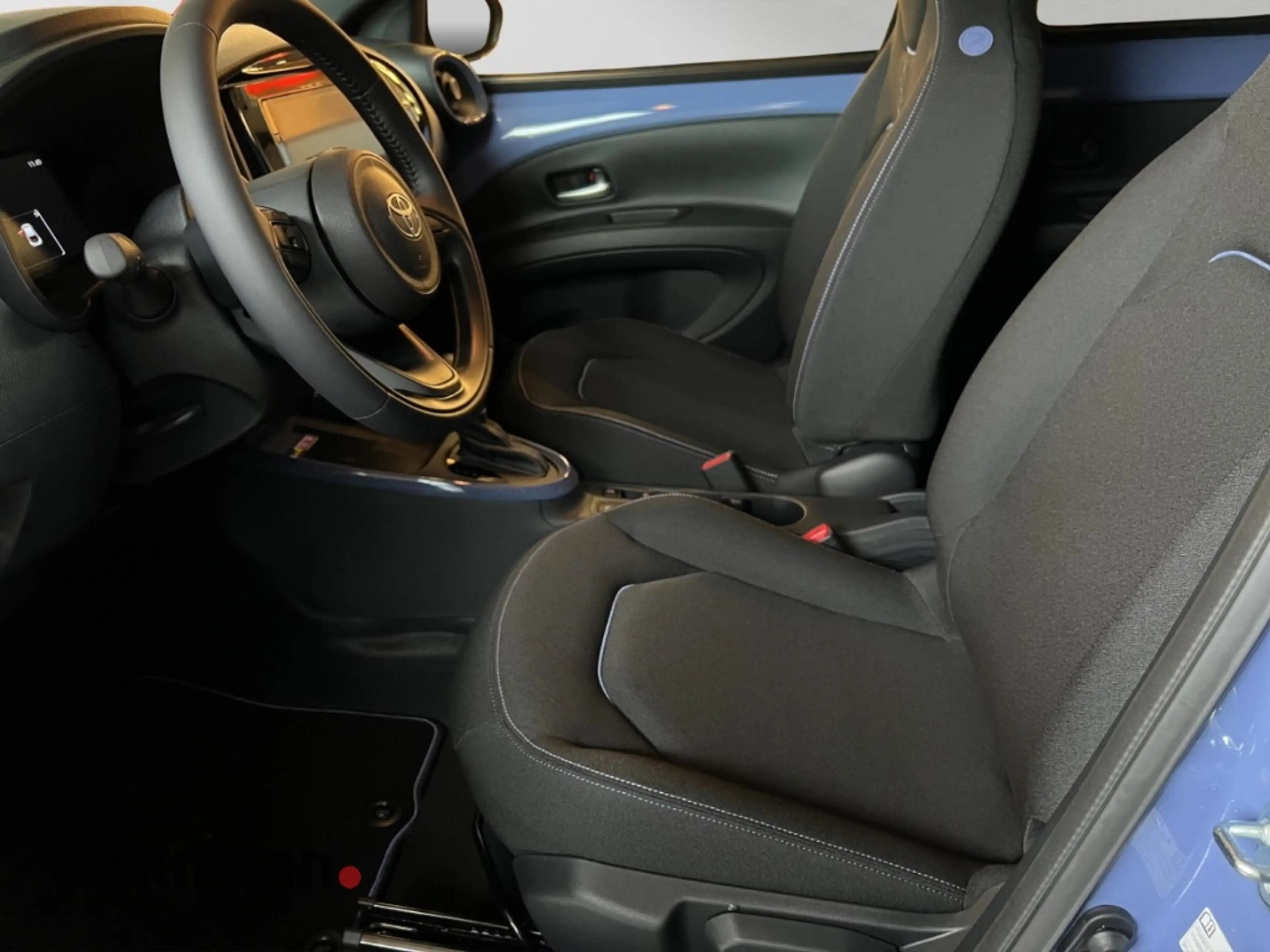 Toyota Aygo X 1,5 l Hybrid Teamplayer *SHZG*KAMERA* — photo 8