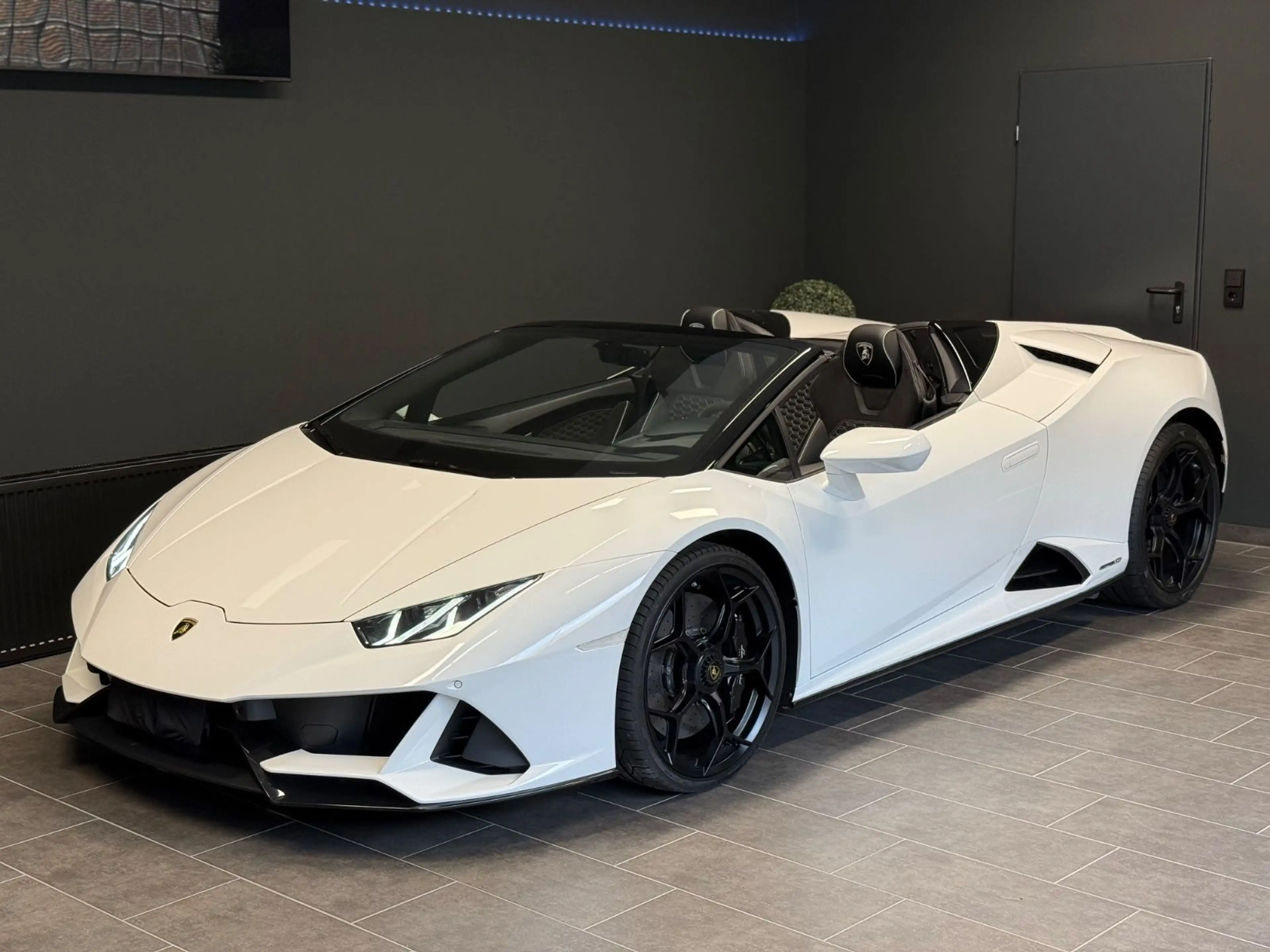 Lamborghini Huracán EVO Spyder  Kamera  Lift  Car Play  Navi — photo 12
