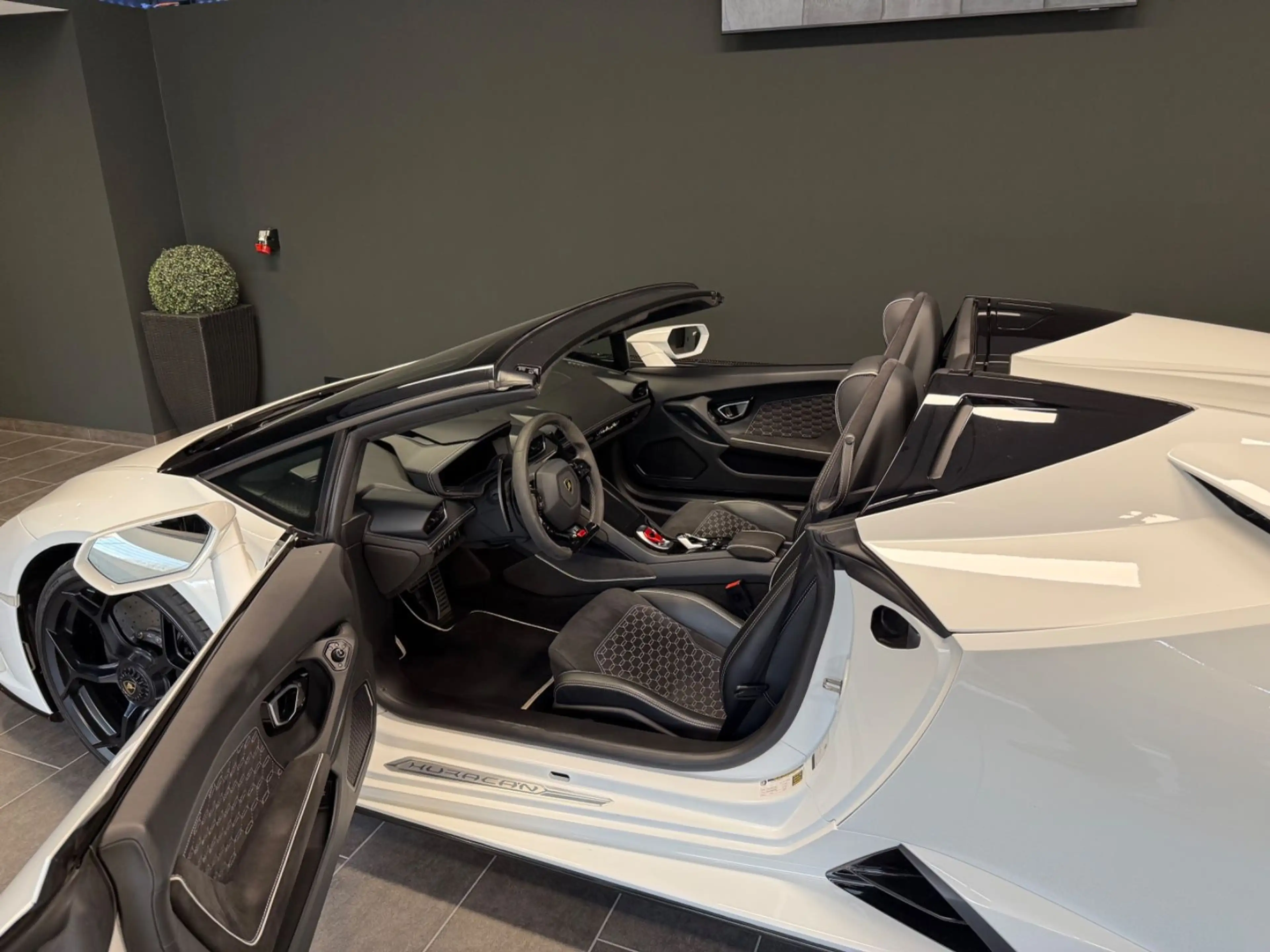 Lamborghini Huracán EVO Spyder  Kamera  Lift  Car Play  Navi — photo 11