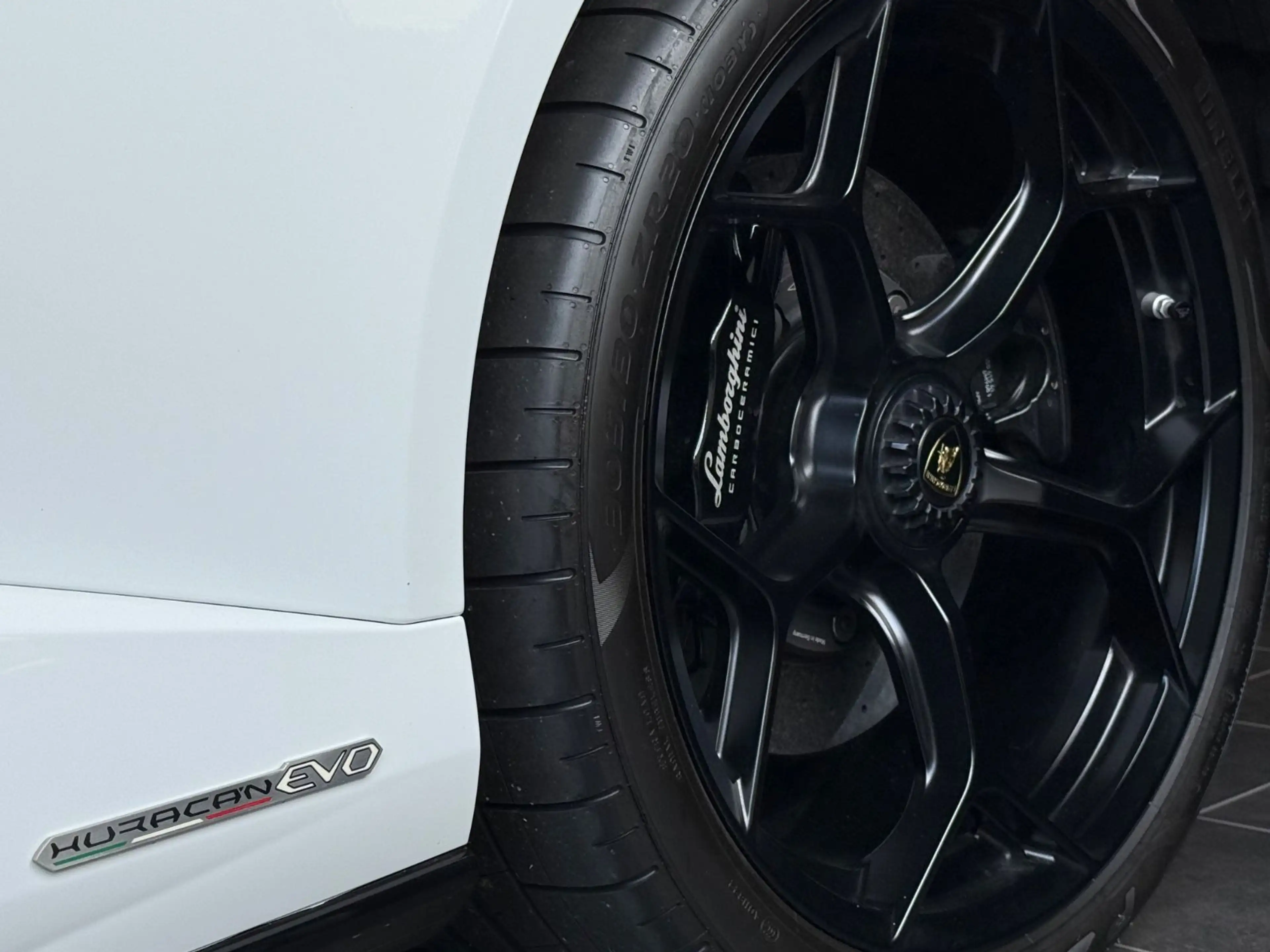 Lamborghini Huracán EVO Spyder  Kamera  Lift  Car Play  Navi — photo 13
