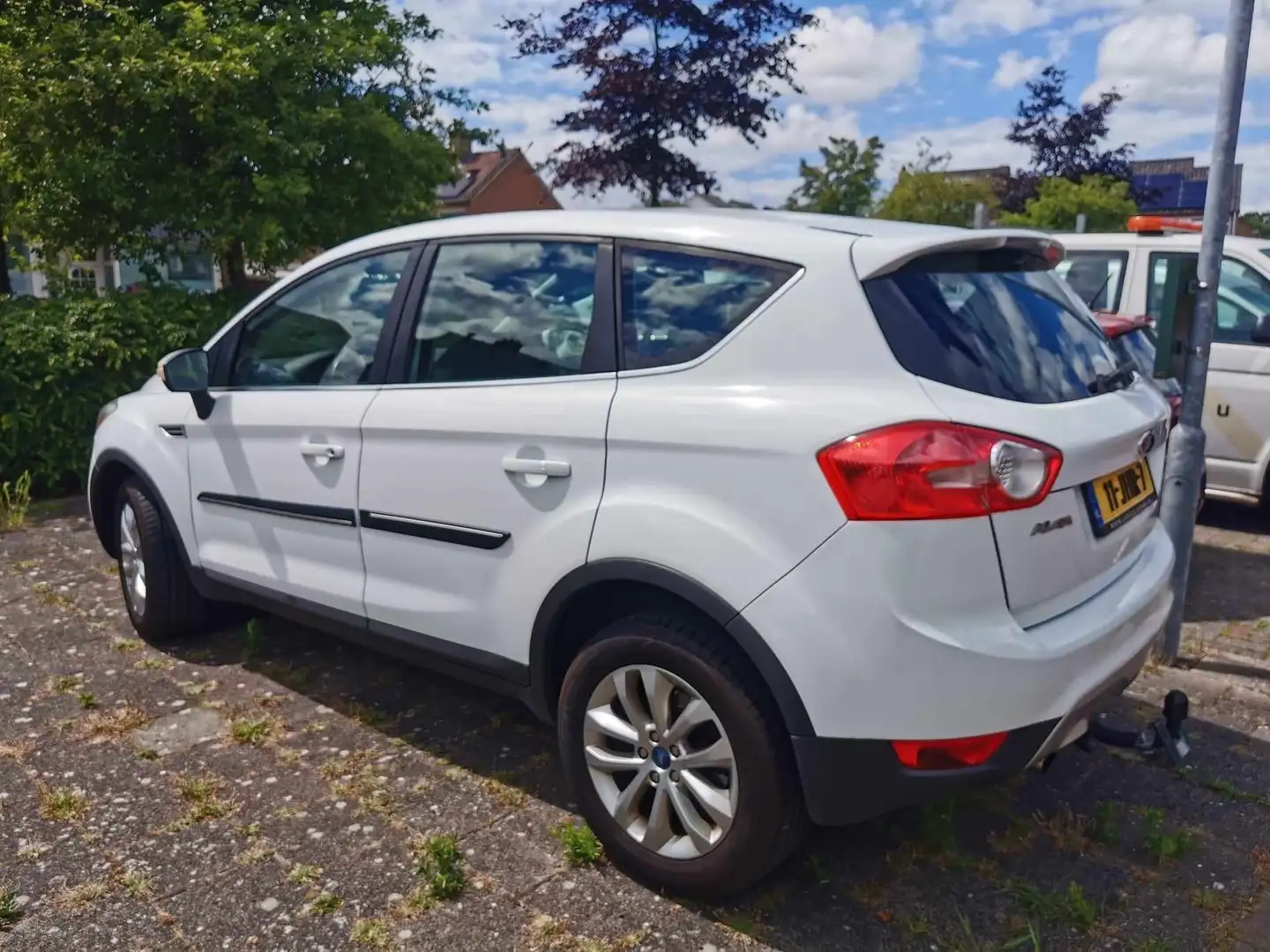 Ford Kuga 2.0 TDCi Trend FWD Wit - 2
