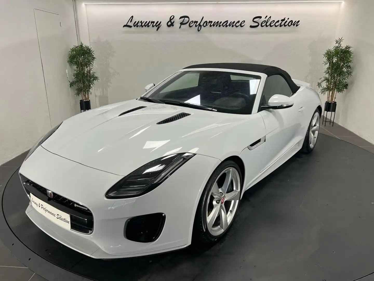 Jaguar F-Type Phase 2 3.0 V6 S 380ch R-Dynamic - 38000km - Peinture nacrée - Options +++ Weiß - 2