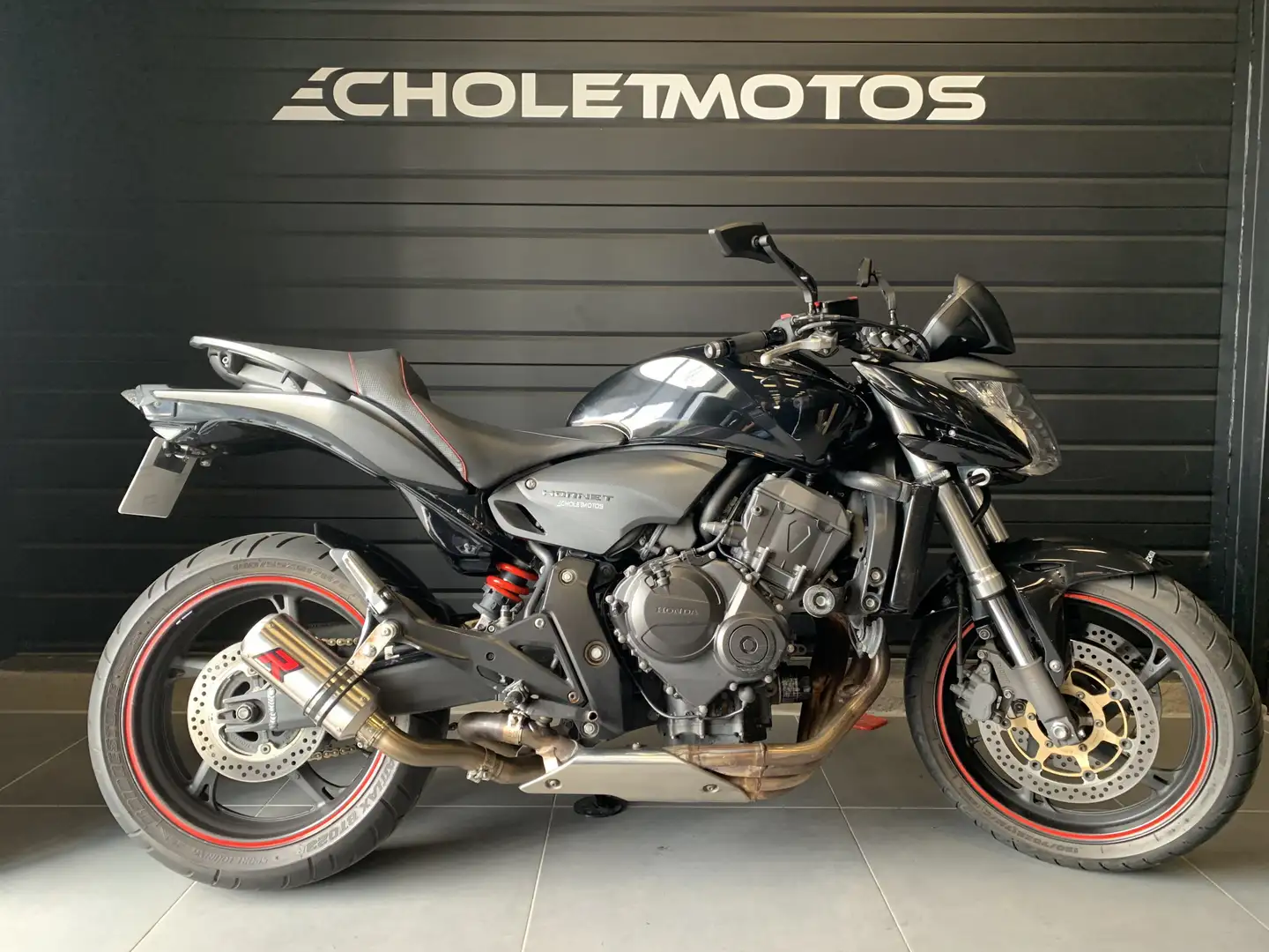 Honda Hornet Schwarz - 1