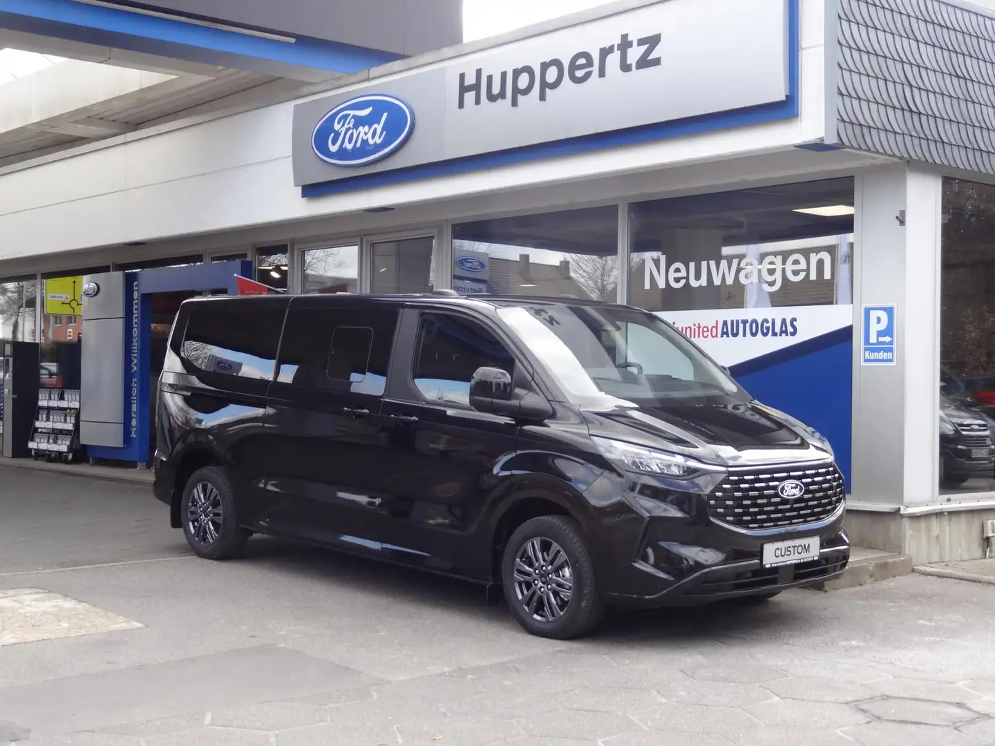 Ford Tourneo Custom L2 Titanium AUT AHK 8S RFK LED SH Schwarz - 1