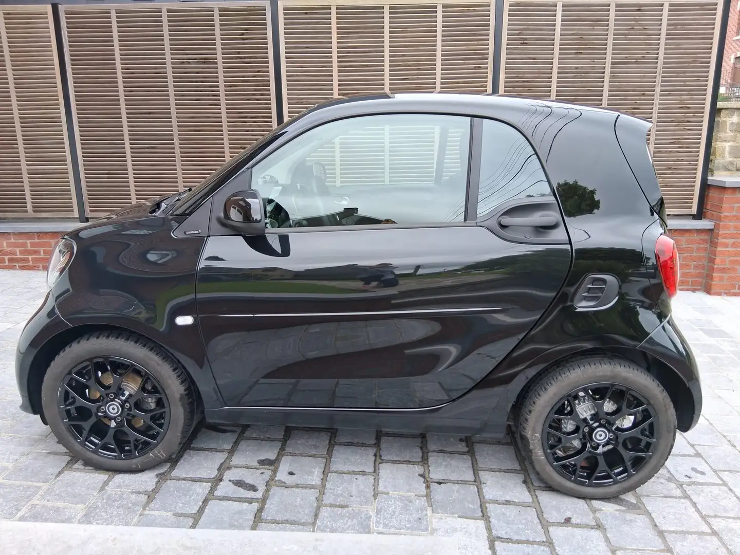 smart forTwo Fortwo coupé 1.0i Comfort (EU6.2) Zwart - 2