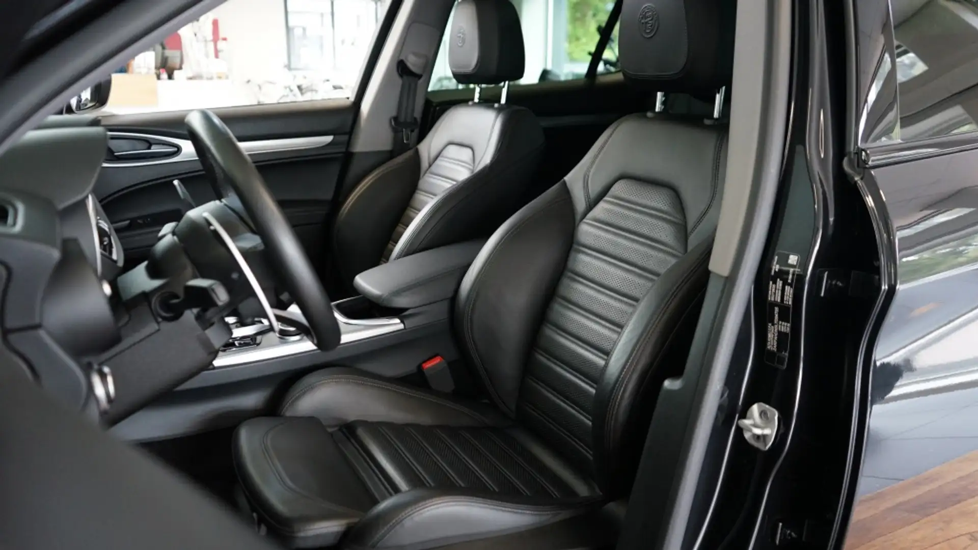 Alfa Romeo Stelvio 2.0 T AWD Veloce | Panoramadak || 20 Inch || Carpl Noir - 2