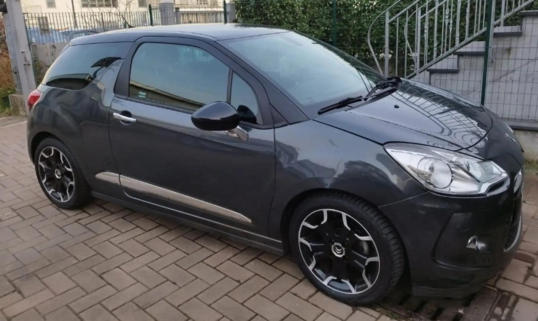 Citroen DS3 1.6 e-hdi cambio automatico - 1