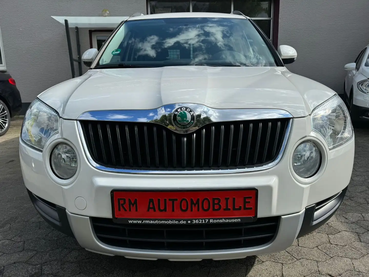 Skoda Yeti 1.2 TSI Active Plus Edition KLIMA/PDC Blanc - 2
