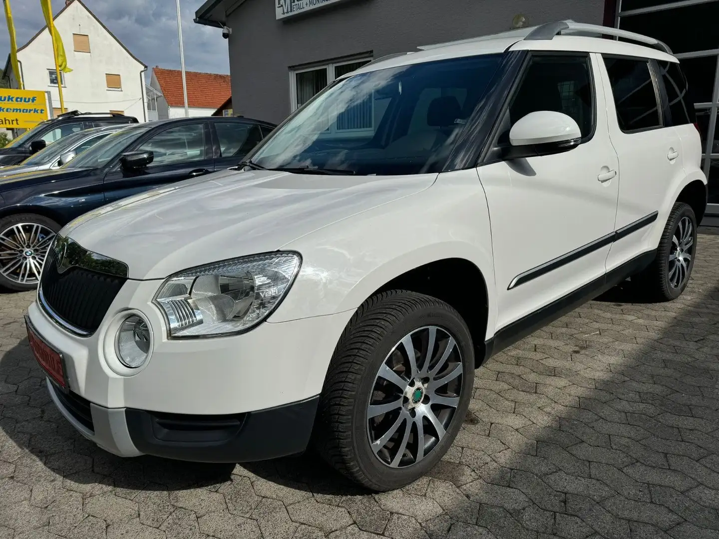 Skoda Yeti 1.2 TSI Active Plus Edition KLIMA/PDC Blanc - 1