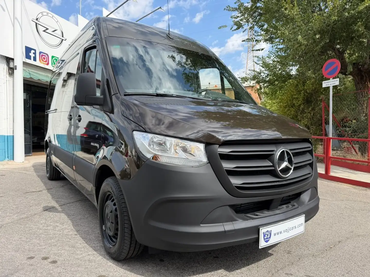 Mercedes-Benz Sprinter 311 CDI MEDIO 3.5T T. ALTO Marrón - 2