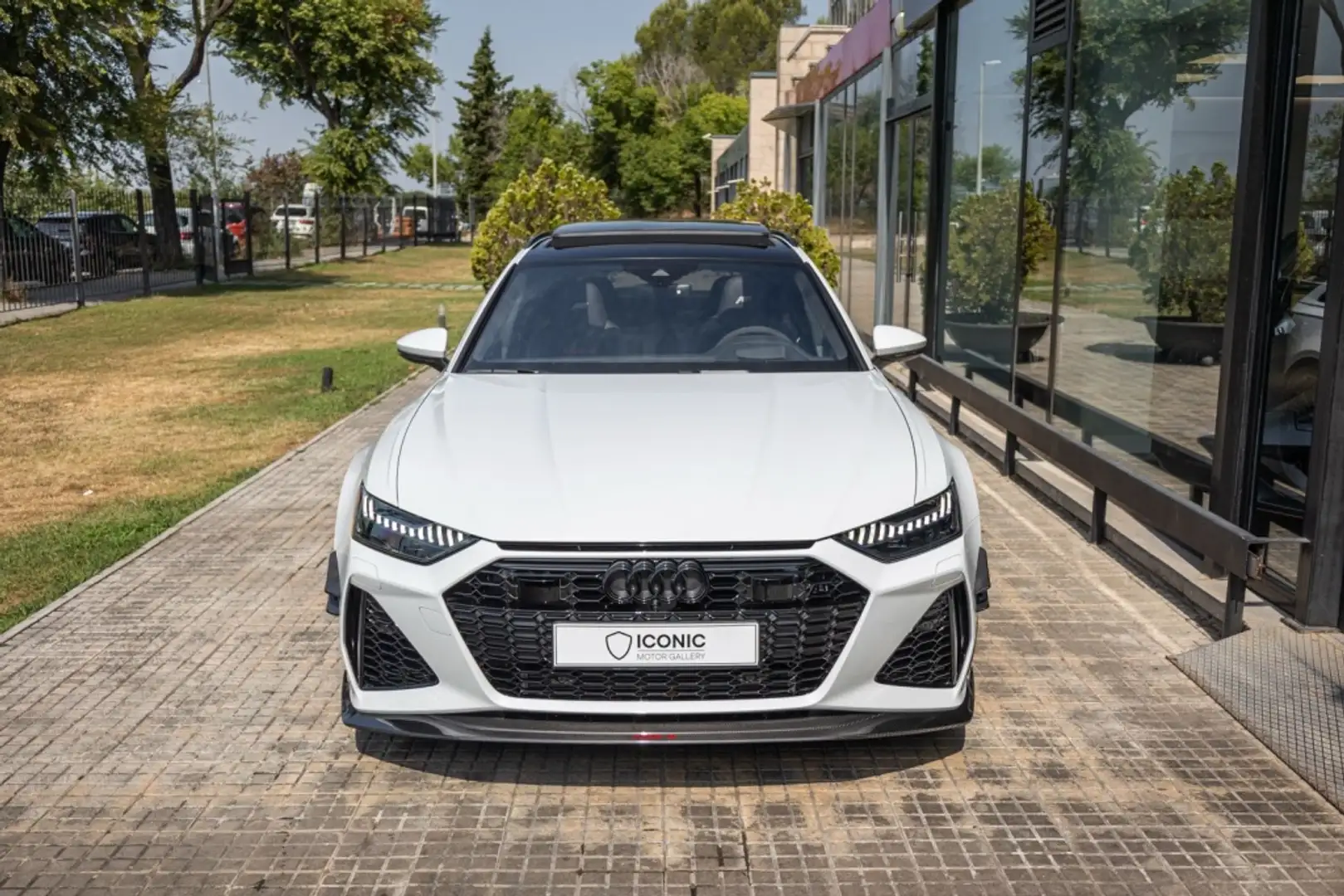 Audi RS6 Avant Performance Blanc - 2