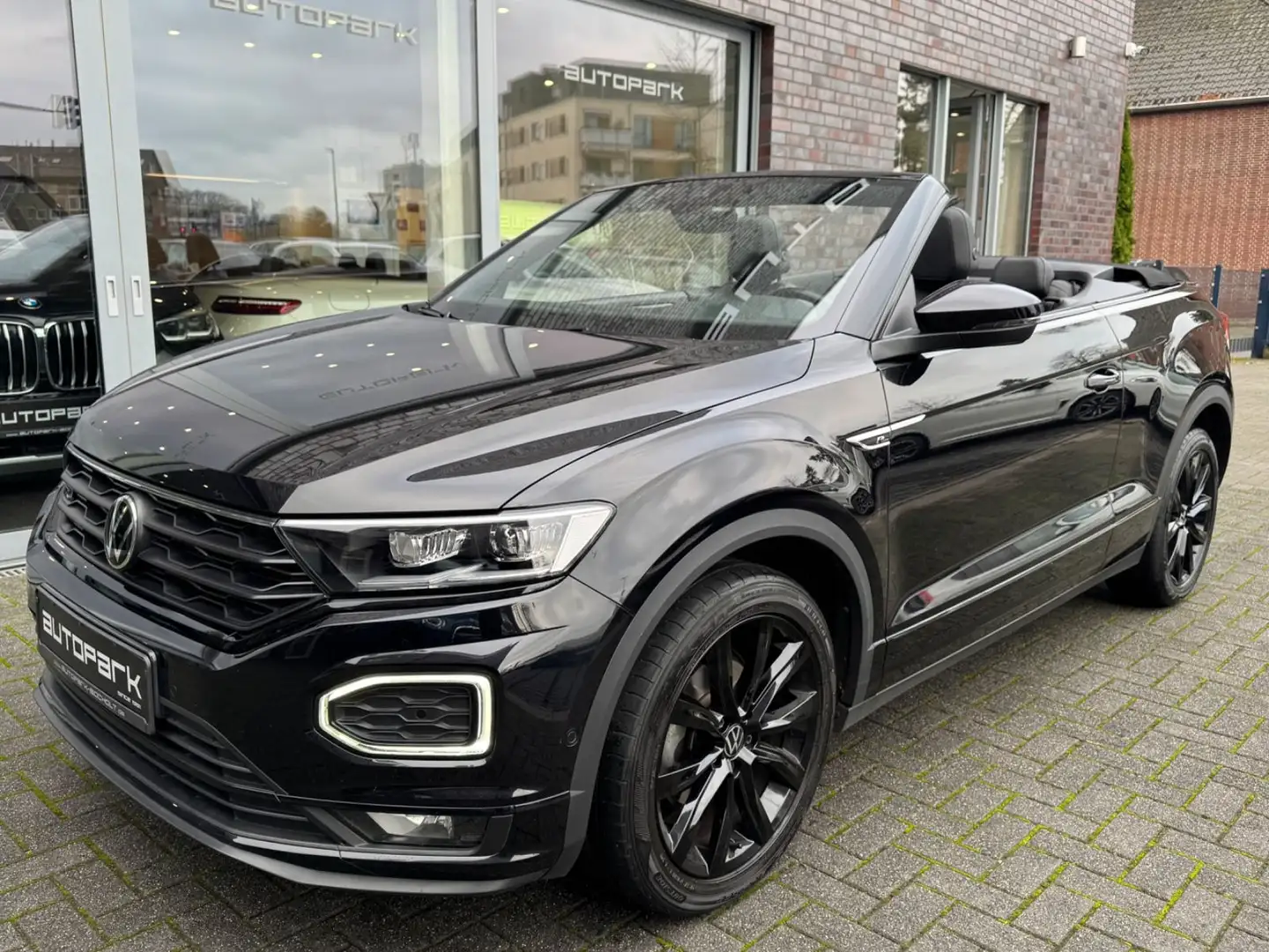 Volkswagen T-Roc Cabriolet R Line Black Style Fahrass+ 18" Schwarz - 1