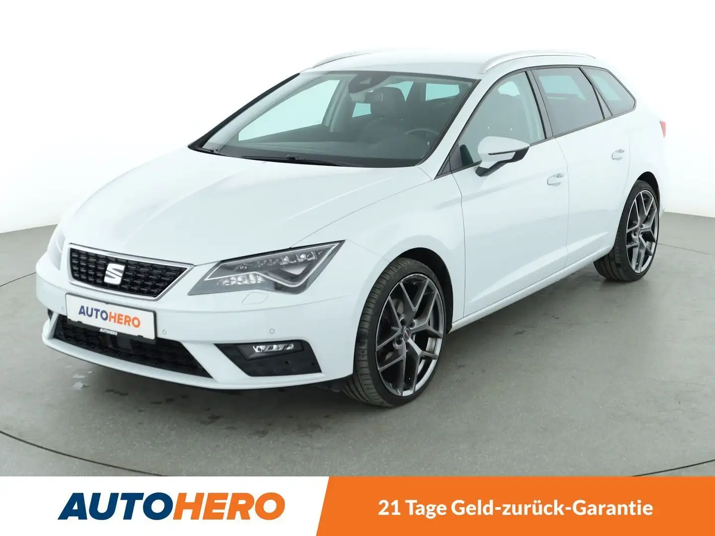 SEAT Leon 1.6 TDI Style Aut.*NAVI*LED*ACC*CAM*PDC*SHZ* Weiß - 1