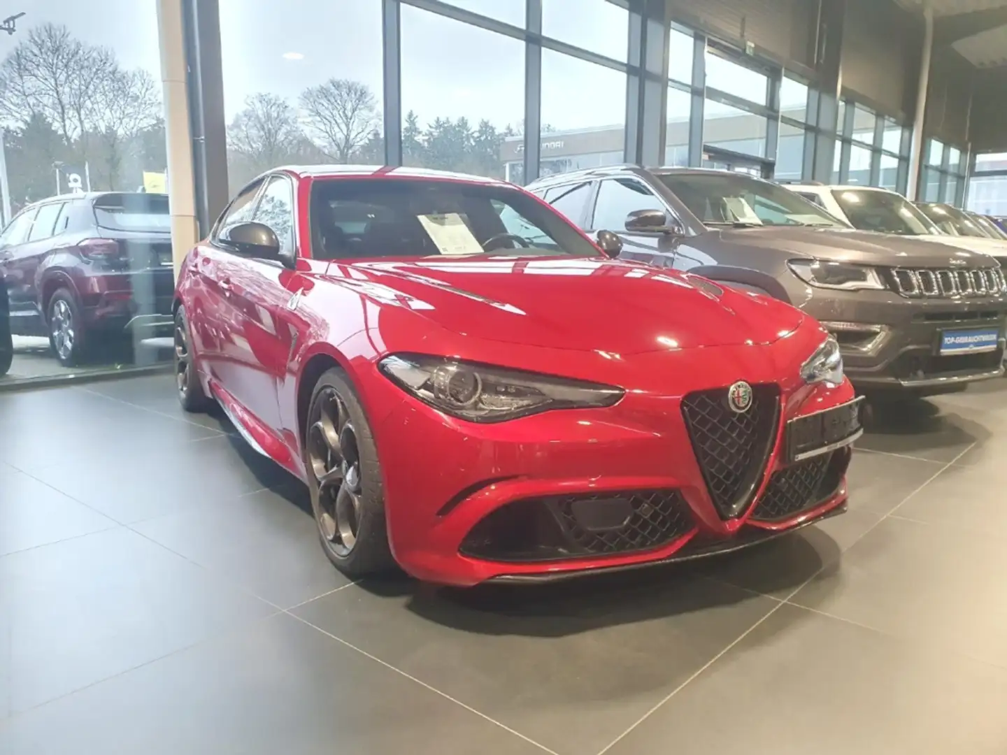 Alfa Romeo Giulia Quadrifoglio 2.9 V6 Bi-Turbo EU6d Rot - 2
