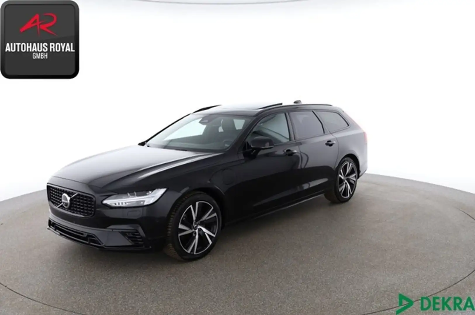 Volvo V90 T6 PLUS DARK RECHARGE AWD KEYLESS,360GRAD,SH Černá - 1