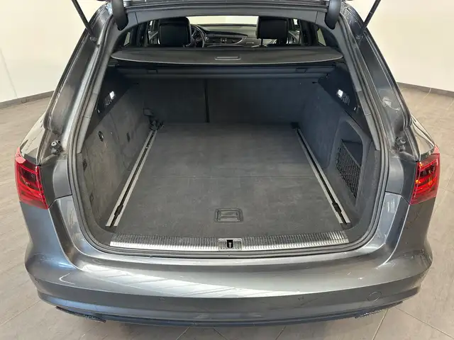 Audi A6 view 6