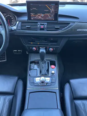 Audi A6 view 14