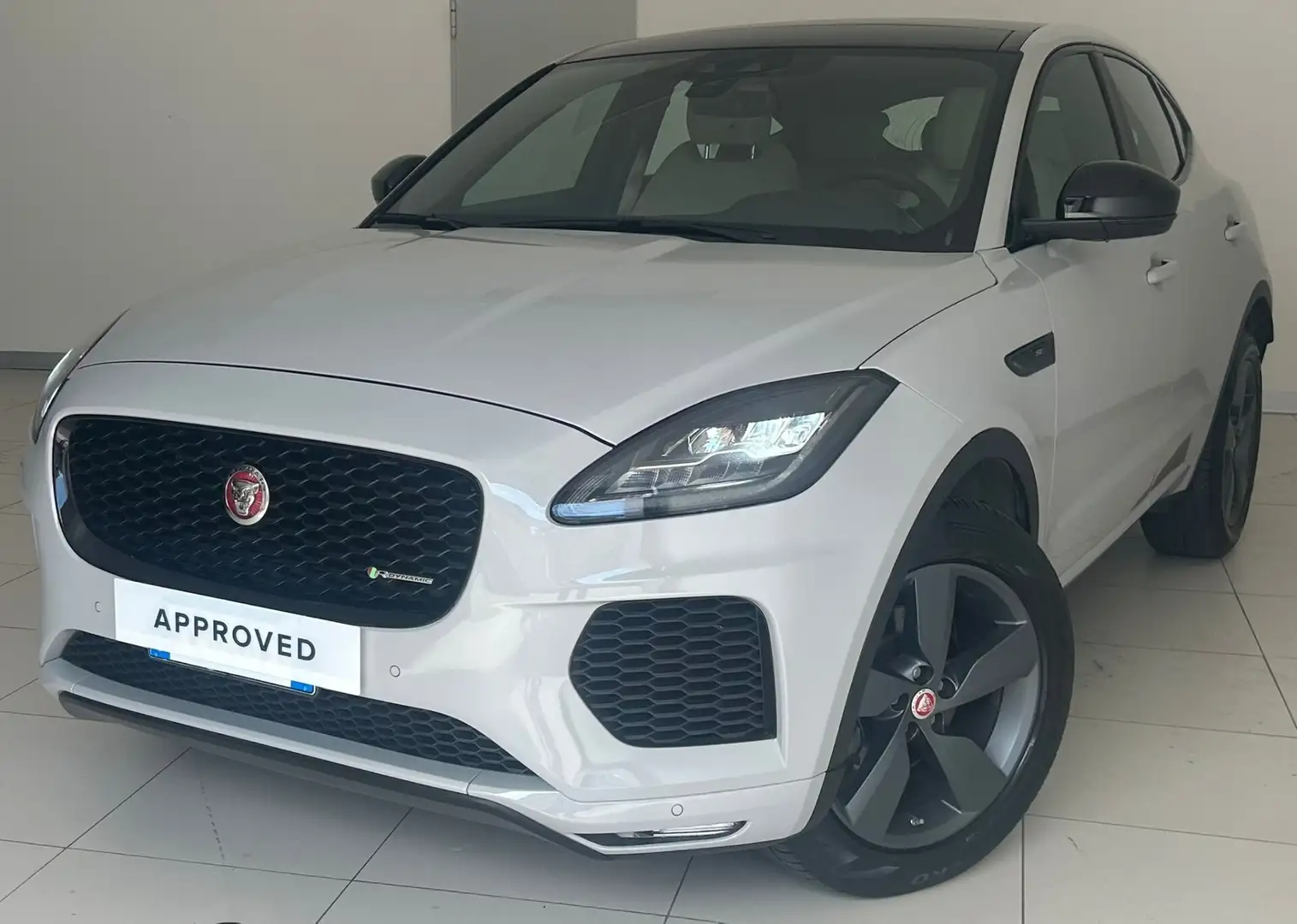 Jaguar E-Pace 2.0D 150 CV AWD aut. R-Dynamic SE Beige - 1