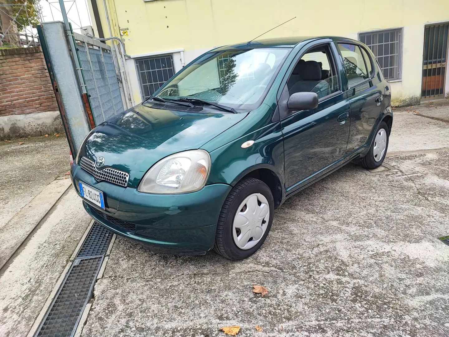 Toyota Yaris 1.0 5 Porte  Euro 3 Vert - 1