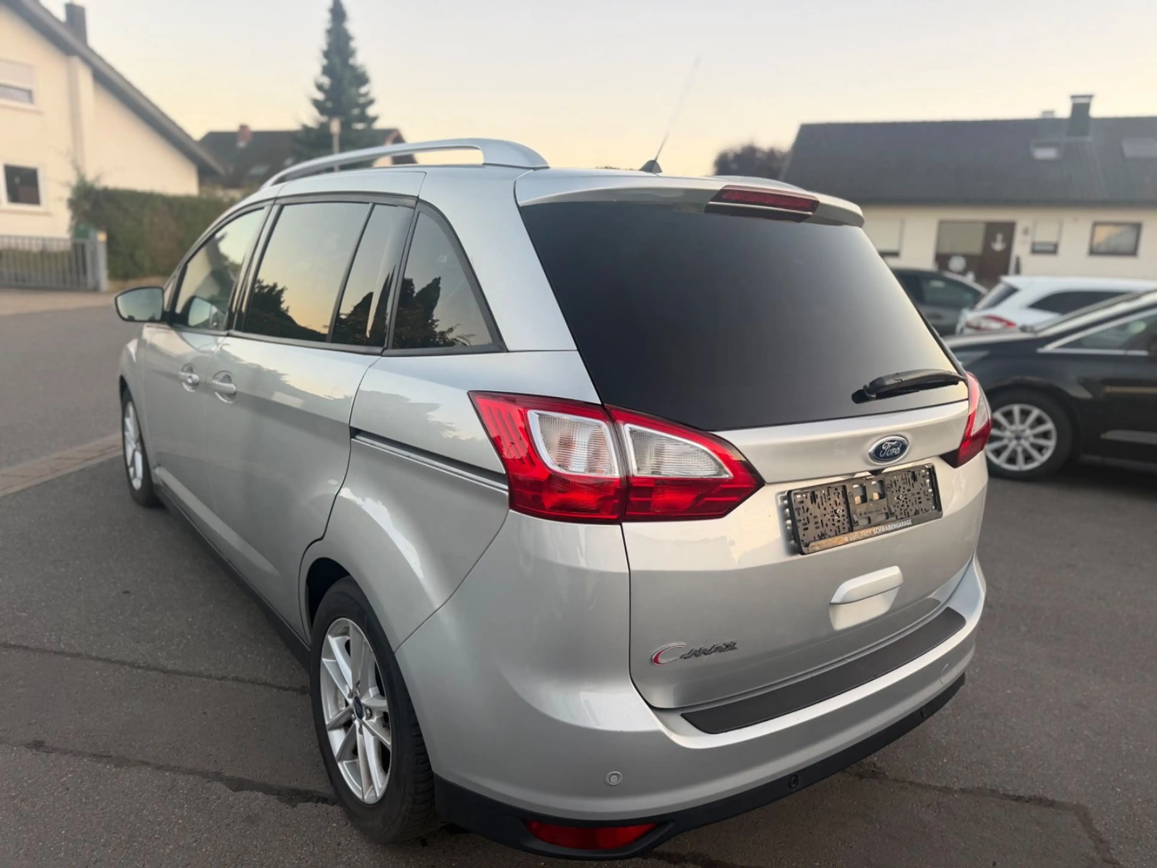 Ford Grand C-Max Grand C-MAX Cool*NEU*TÜV*7Sitze* — photo 5