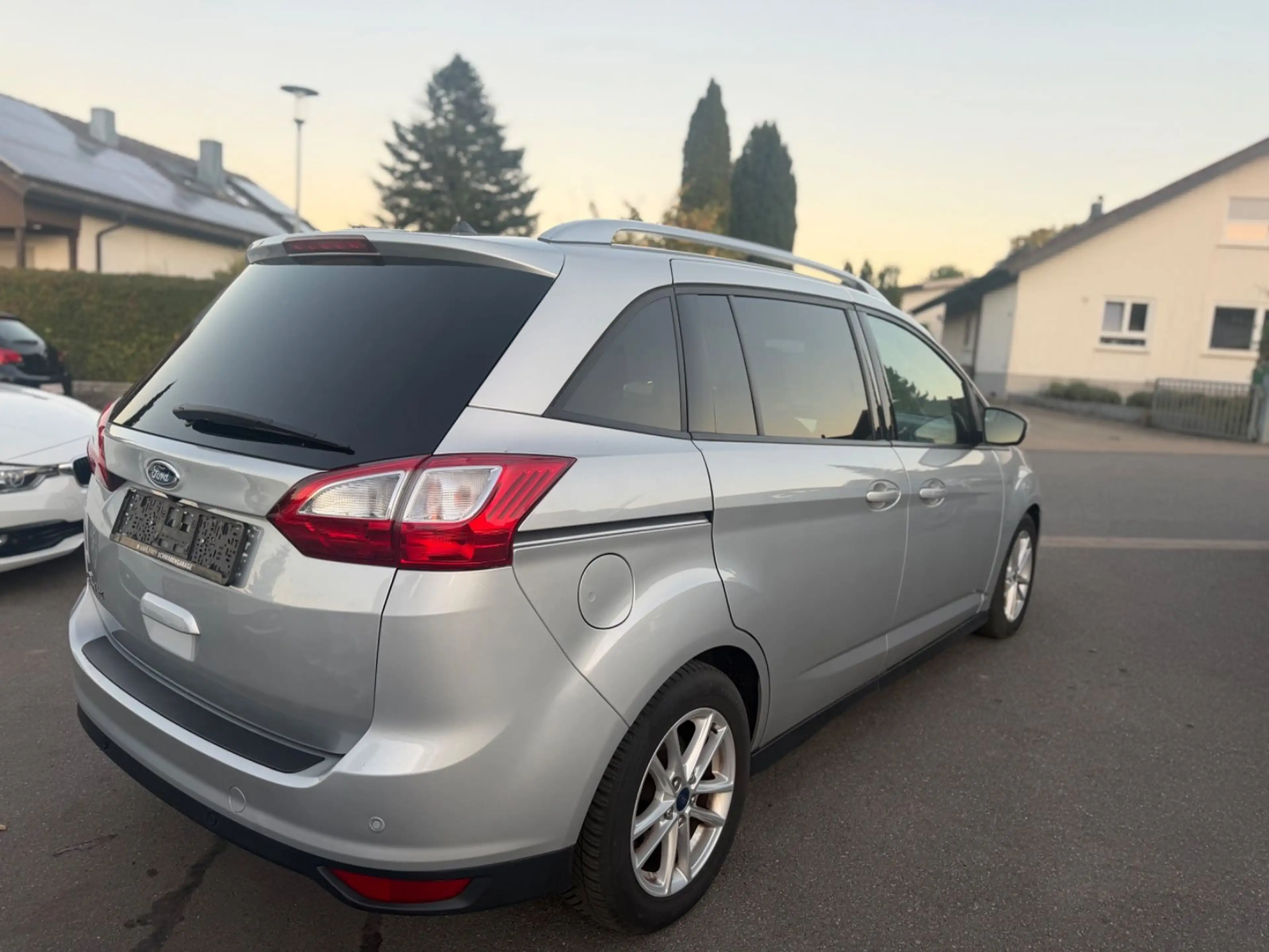 Ford Grand C-Max Grand C-MAX Cool*NEU*TÜV*7Sitze* — photo 10