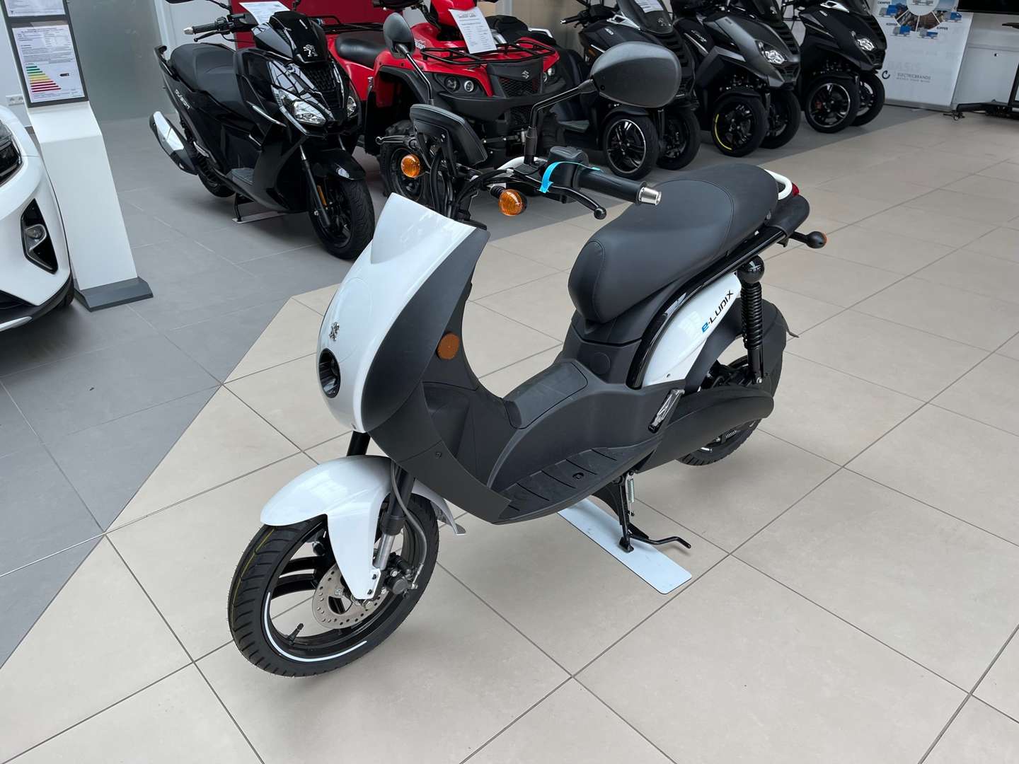 Scooter Peugeot Ludix 2008 Peugeot Ludix Roller/Scooter In Weiß