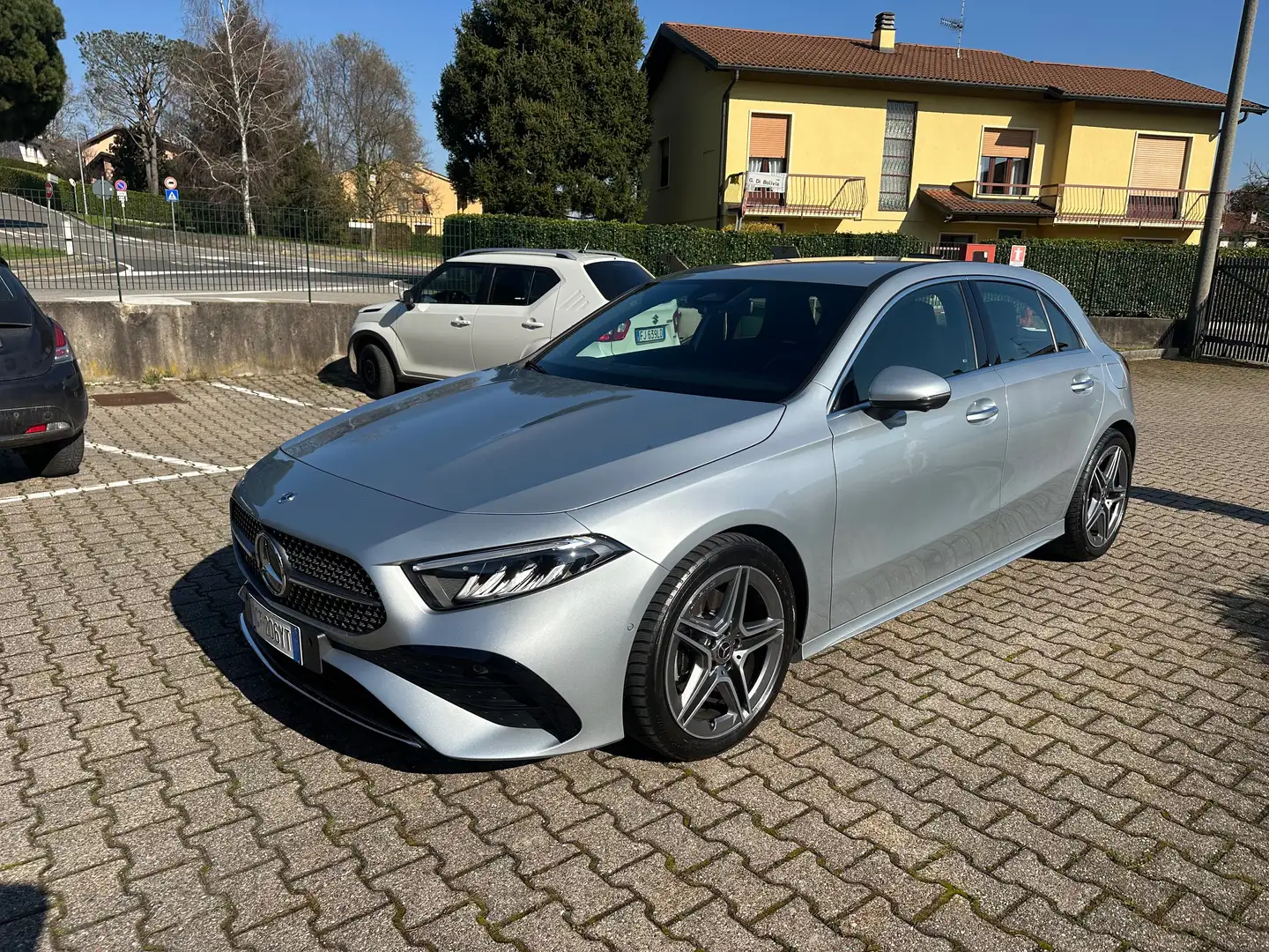 Mercedes-Benz A 180 Classe A Premium AMG Line Plus auto Grigio - 1